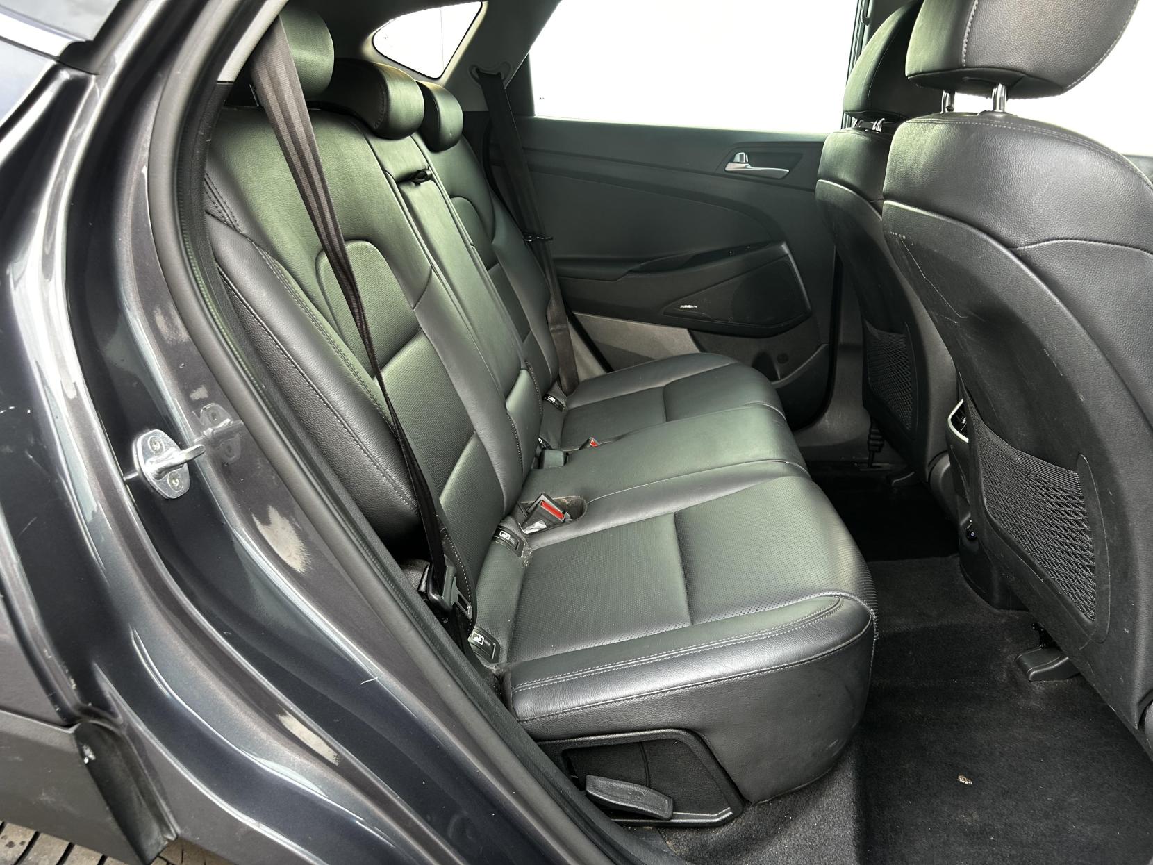 Hyundai TUCSON 1.6 CRDi Premium SUV 5dr Diesel Manual Euro 6 (s/s) (115 ps)