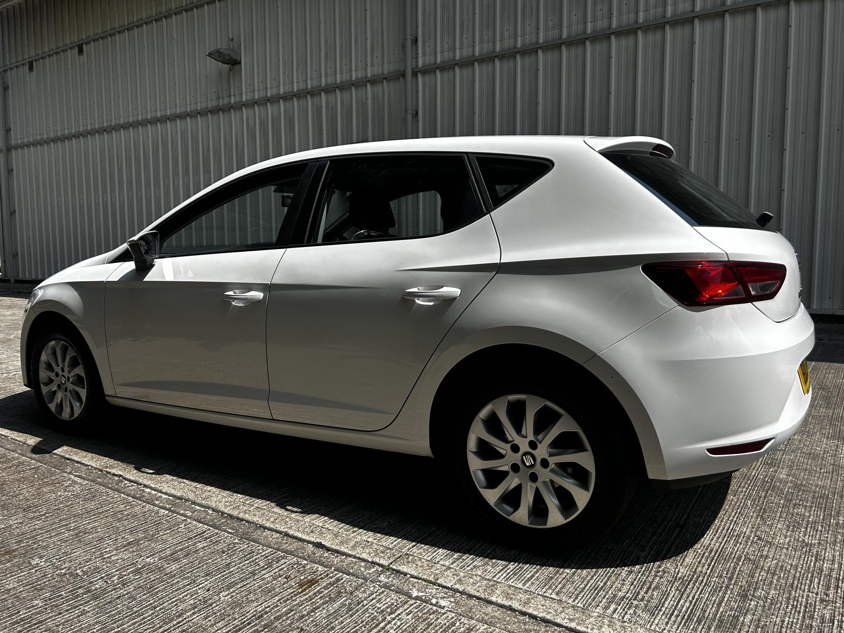 SEAT Leon 1.2 TSI SE Hatchback 5dr Petrol DSG Euro 5 (s/s) (105 ps)