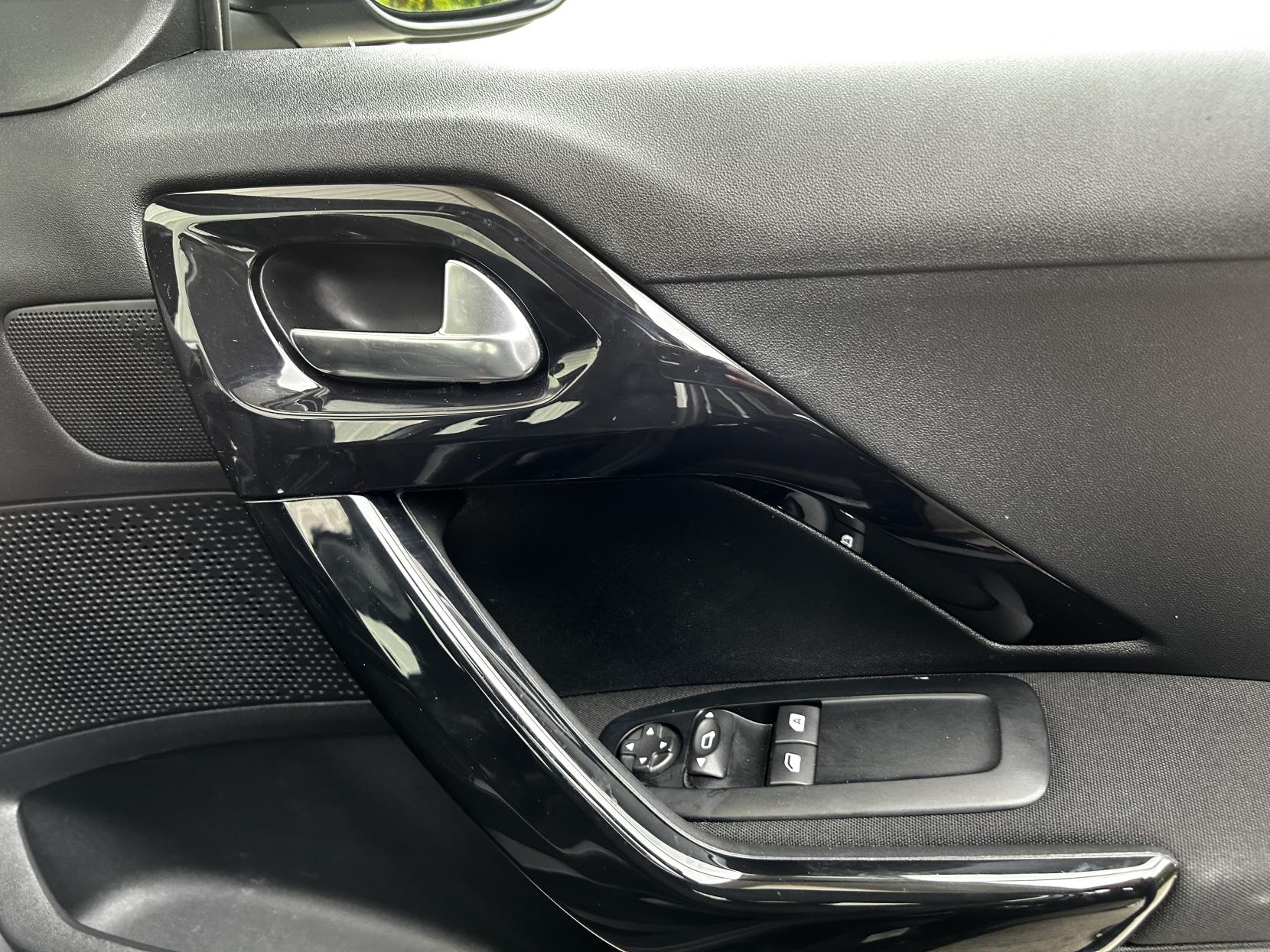 Peugeot 208 1.0 PureTech Active Hatchback 5dr Petrol Manual Euro 6 (68 ps)