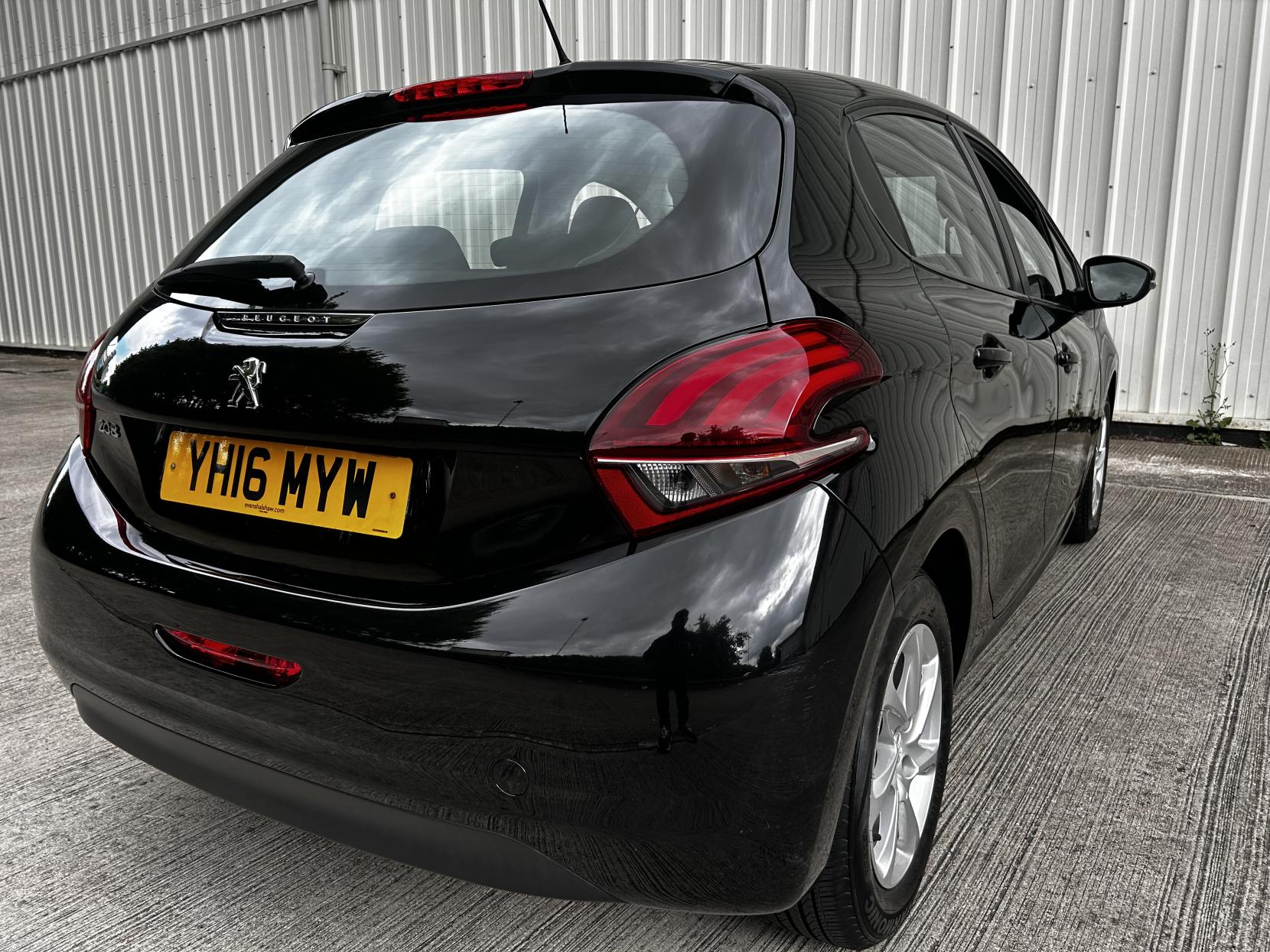 Peugeot 208 1.0 PureTech Active Hatchback 5dr Petrol Manual Euro 6 (68 ps)