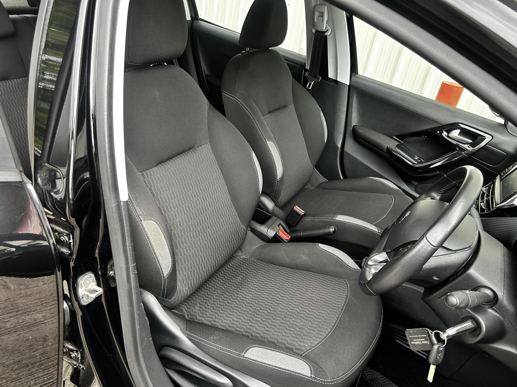 Peugeot 208 1.0 PureTech Active Hatchback 5dr Petrol Manual Euro 6 (68 ps)