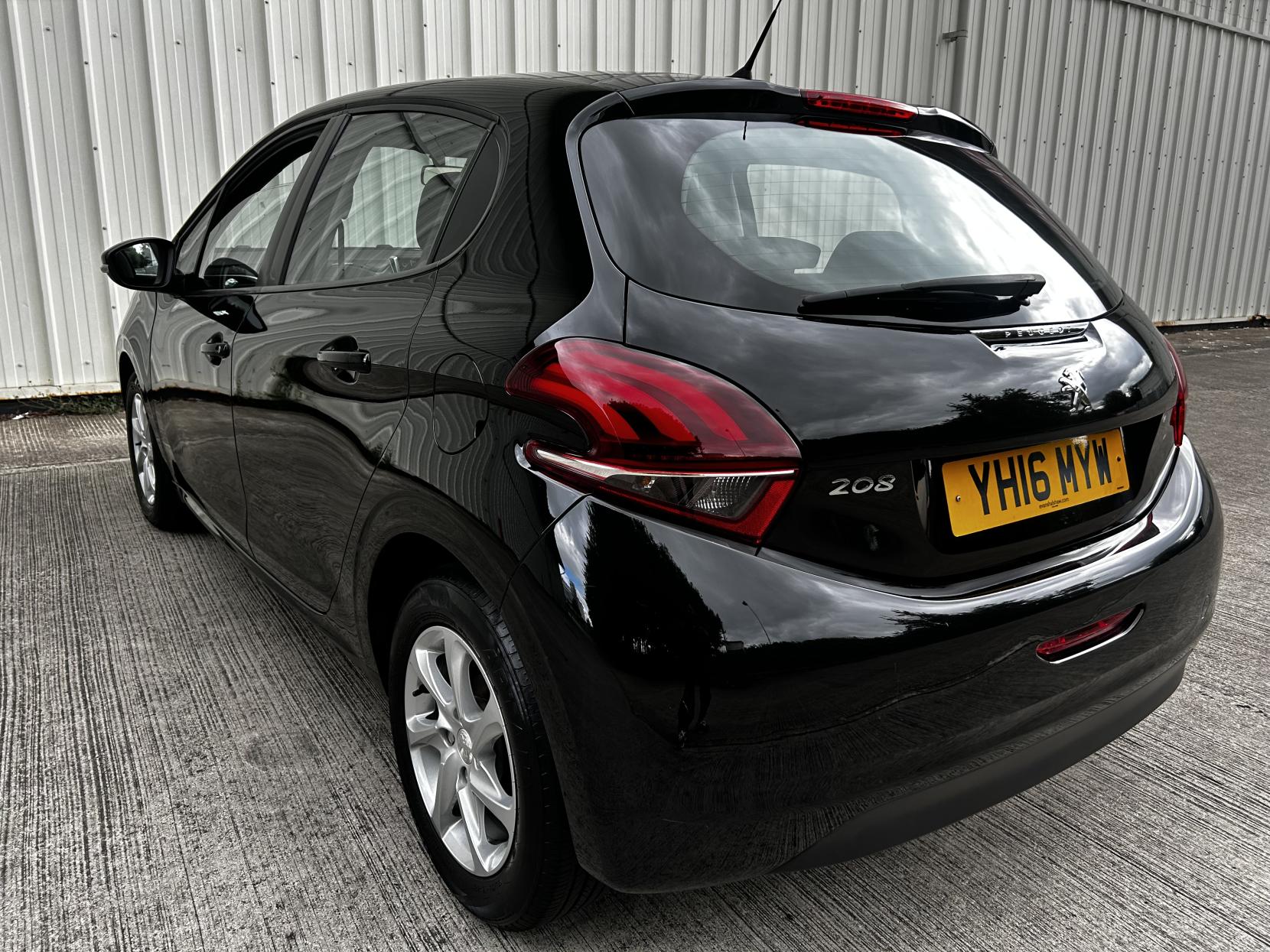 Peugeot 208 1.0 PureTech Active Hatchback 5dr Petrol Manual Euro 6 (68 ps)