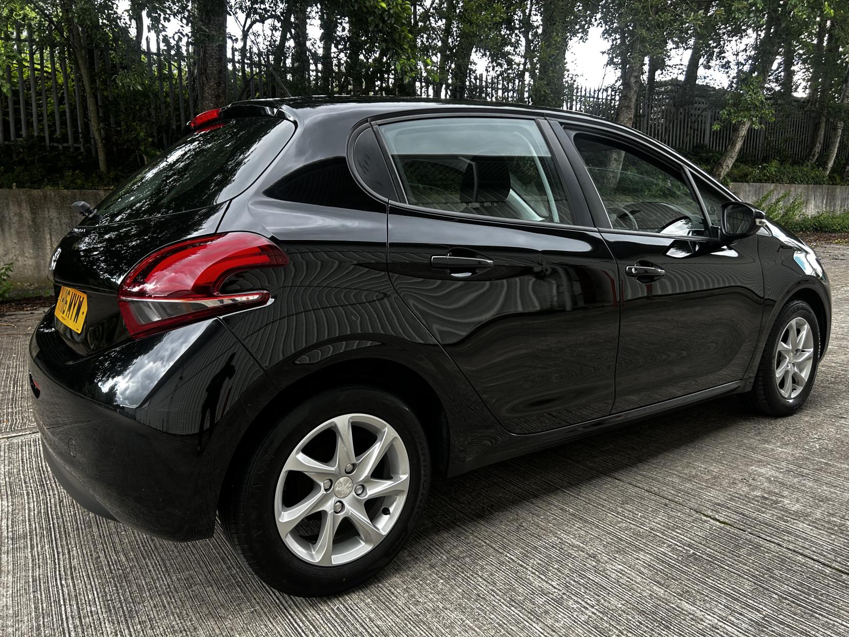 Peugeot 208 1.0 PureTech Active Hatchback 5dr Petrol Manual Euro 6 (68 ps)
