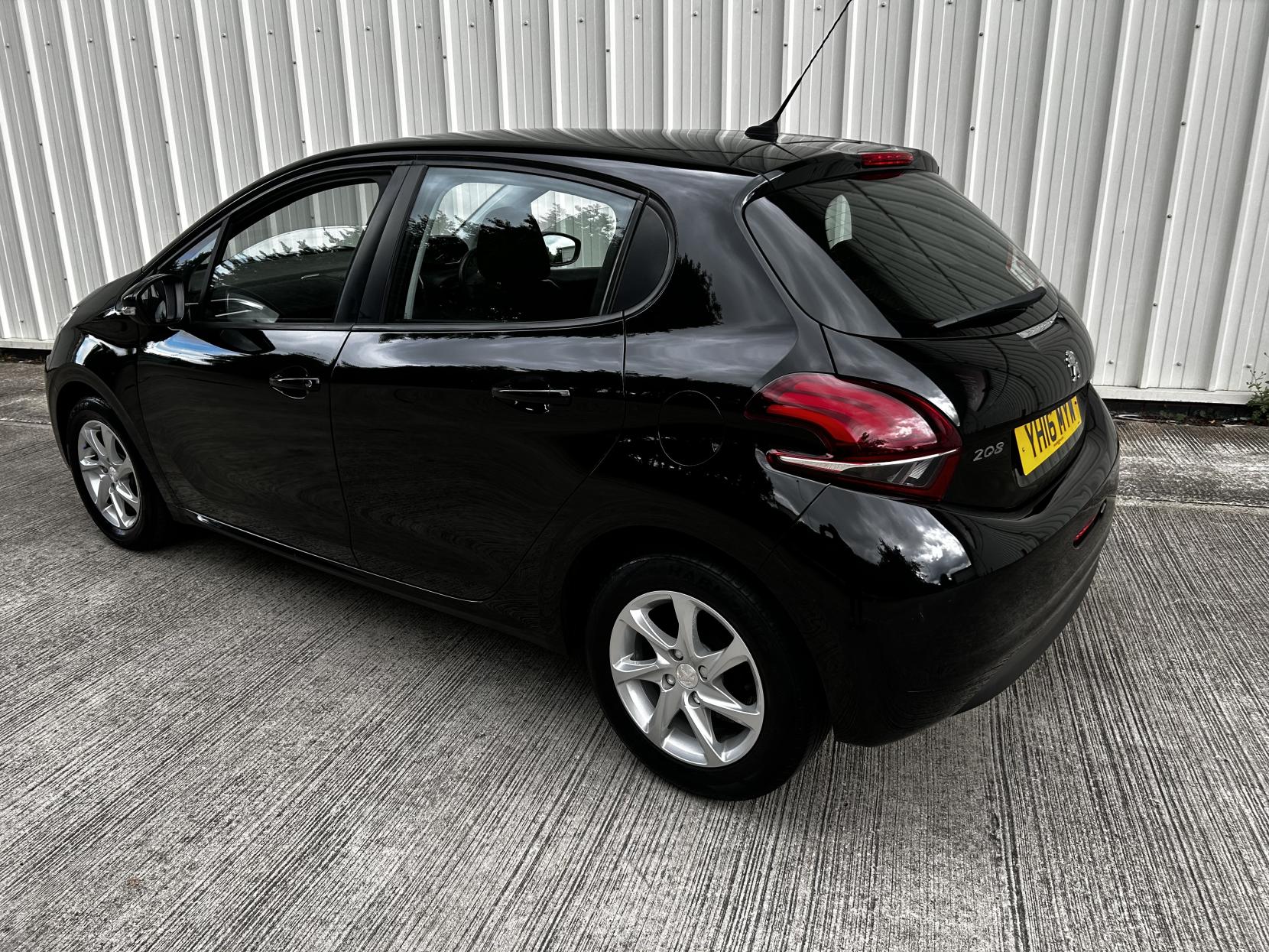 Peugeot 208 1.0 PureTech Active Hatchback 5dr Petrol Manual Euro 6 (68 ps)