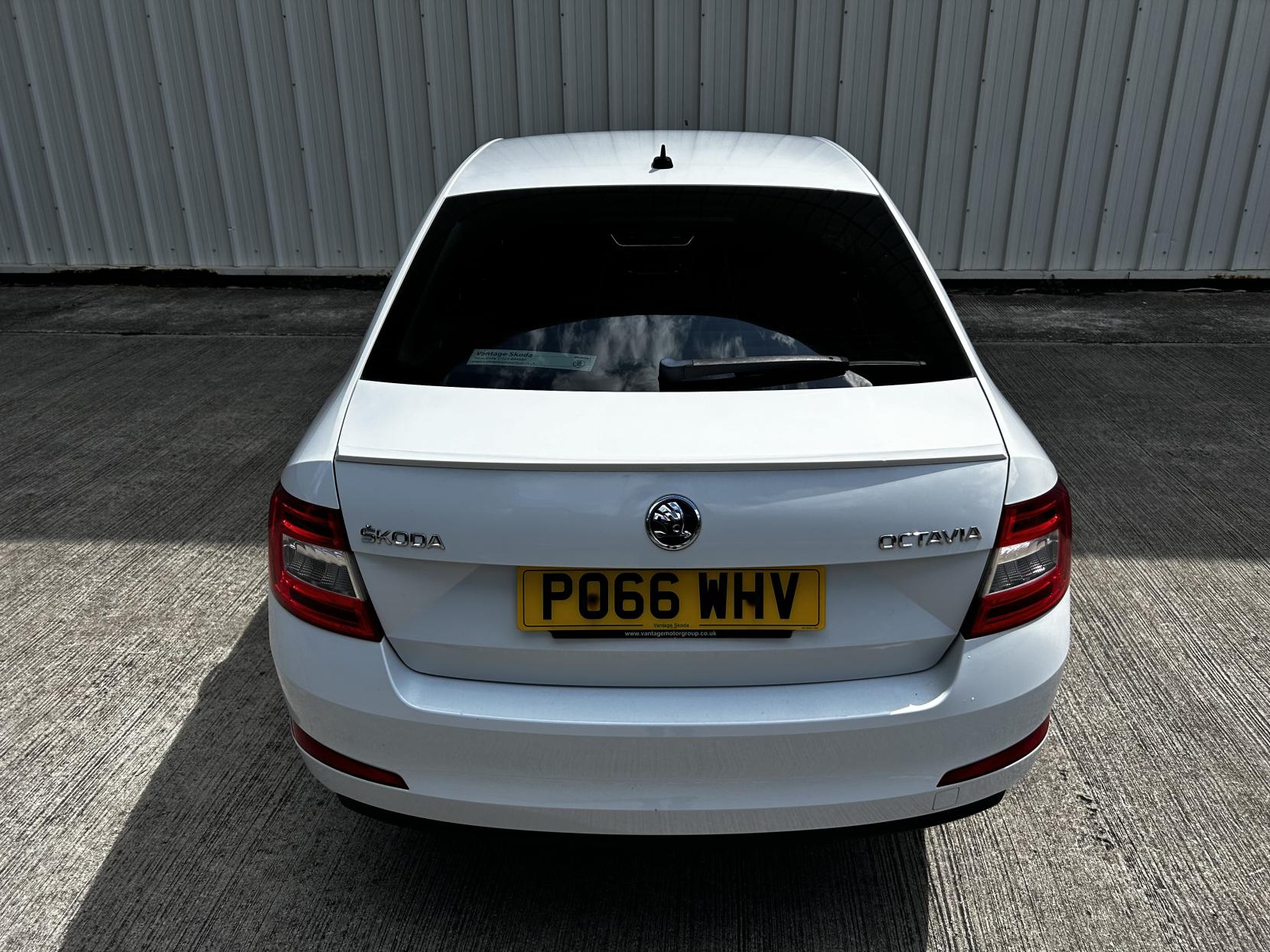 Skoda Octavia 1.6 TDI SE Sport Hatchback 5dr Diesel Manual Euro 6 (s/s) (110 ps)