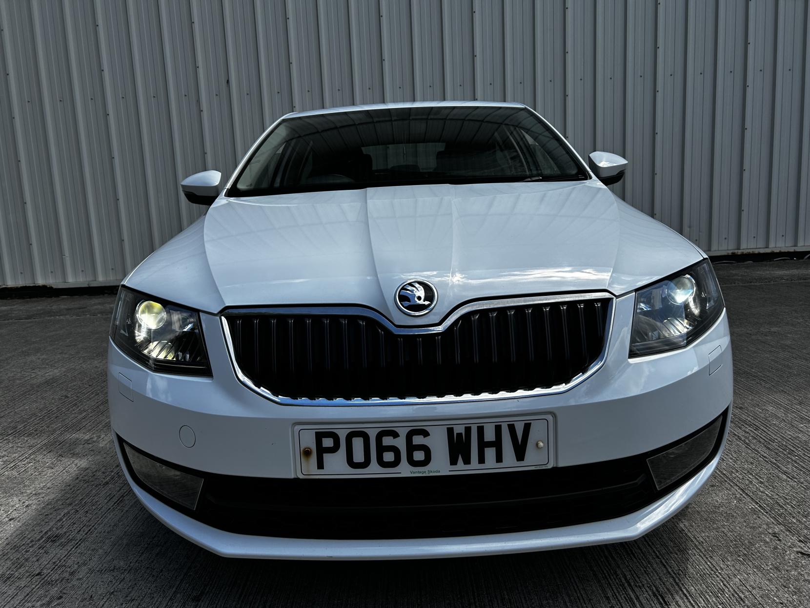 Skoda Octavia 1.6 TDI SE Sport Hatchback 5dr Diesel Manual Euro 6 (s/s) (110 ps)
