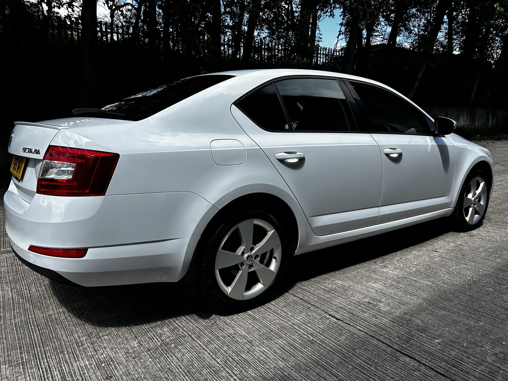Skoda Octavia 1.6 TDI SE Sport Hatchback 5dr Diesel Manual Euro 6 (s/s) (110 ps)