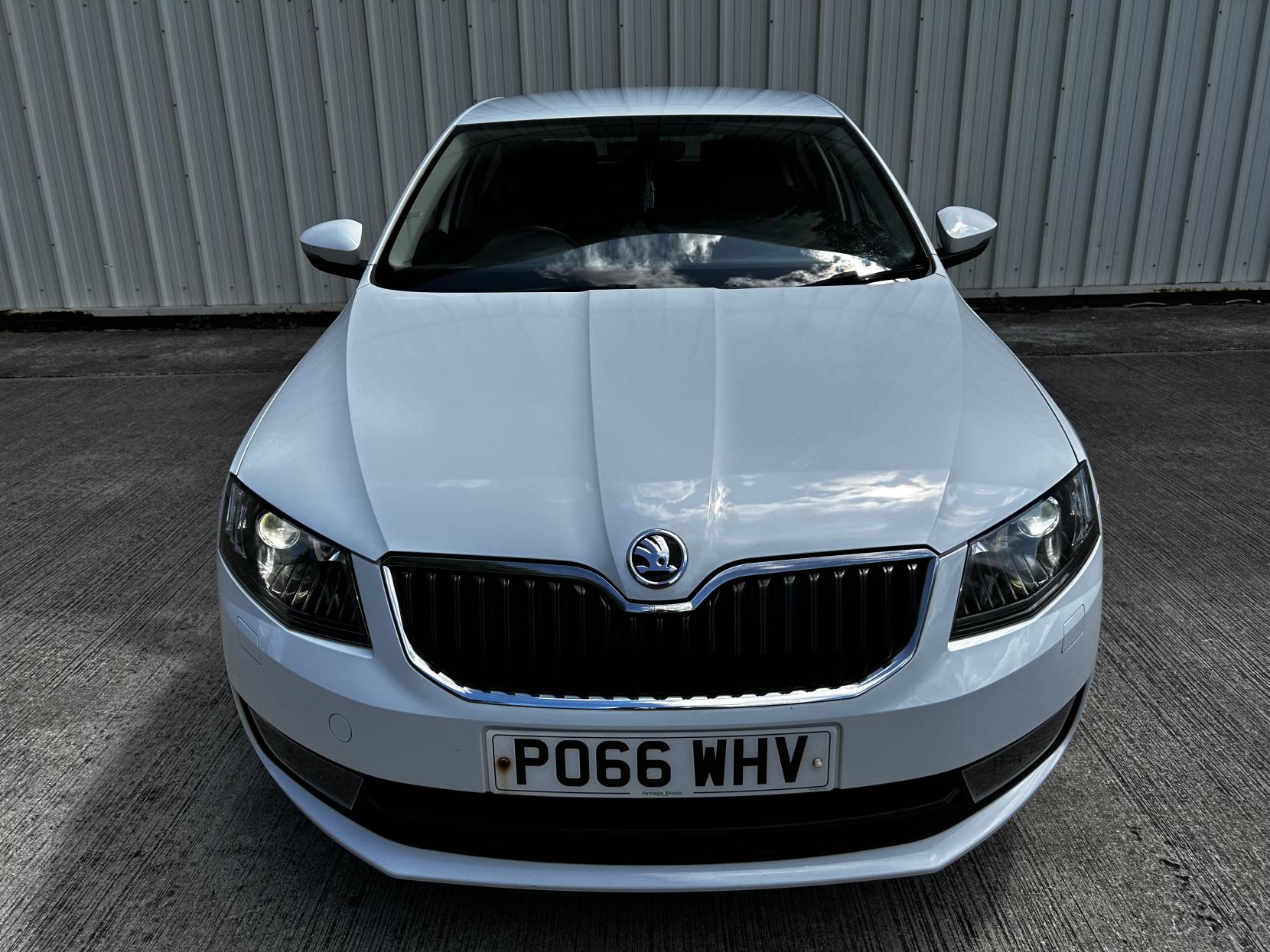 Skoda Octavia 1.6 TDI SE Sport Hatchback 5dr Diesel Manual Euro 6 (s/s) (110 ps)