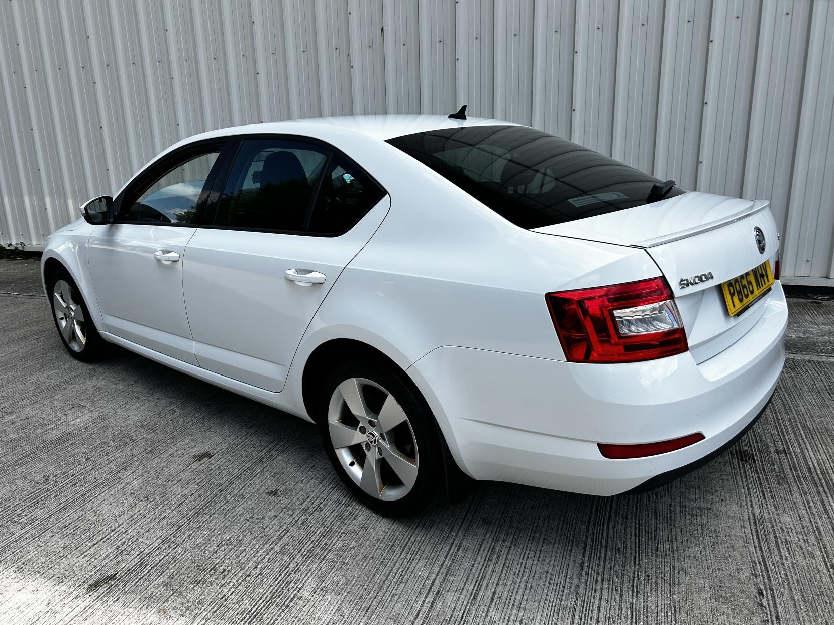 Skoda Octavia 1.6 TDI SE Sport Hatchback 5dr Diesel Manual Euro 6 (s/s) (110 ps)