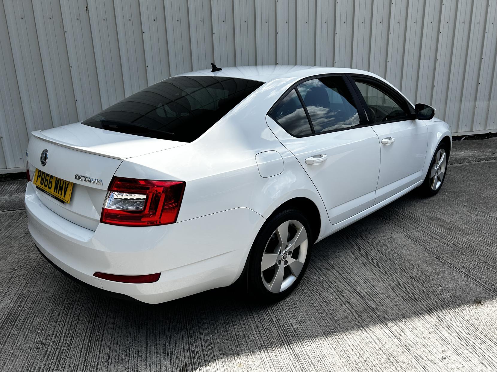 Skoda Octavia 1.6 TDI SE Sport Hatchback 5dr Diesel Manual Euro 6 (s/s) (110 ps)