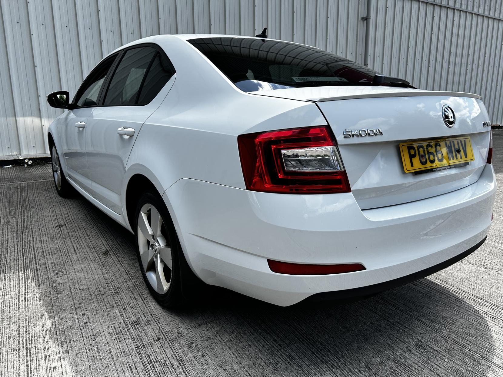 Skoda Octavia 1.6 TDI SE Sport Hatchback 5dr Diesel Manual Euro 6 (s/s) (110 ps)
