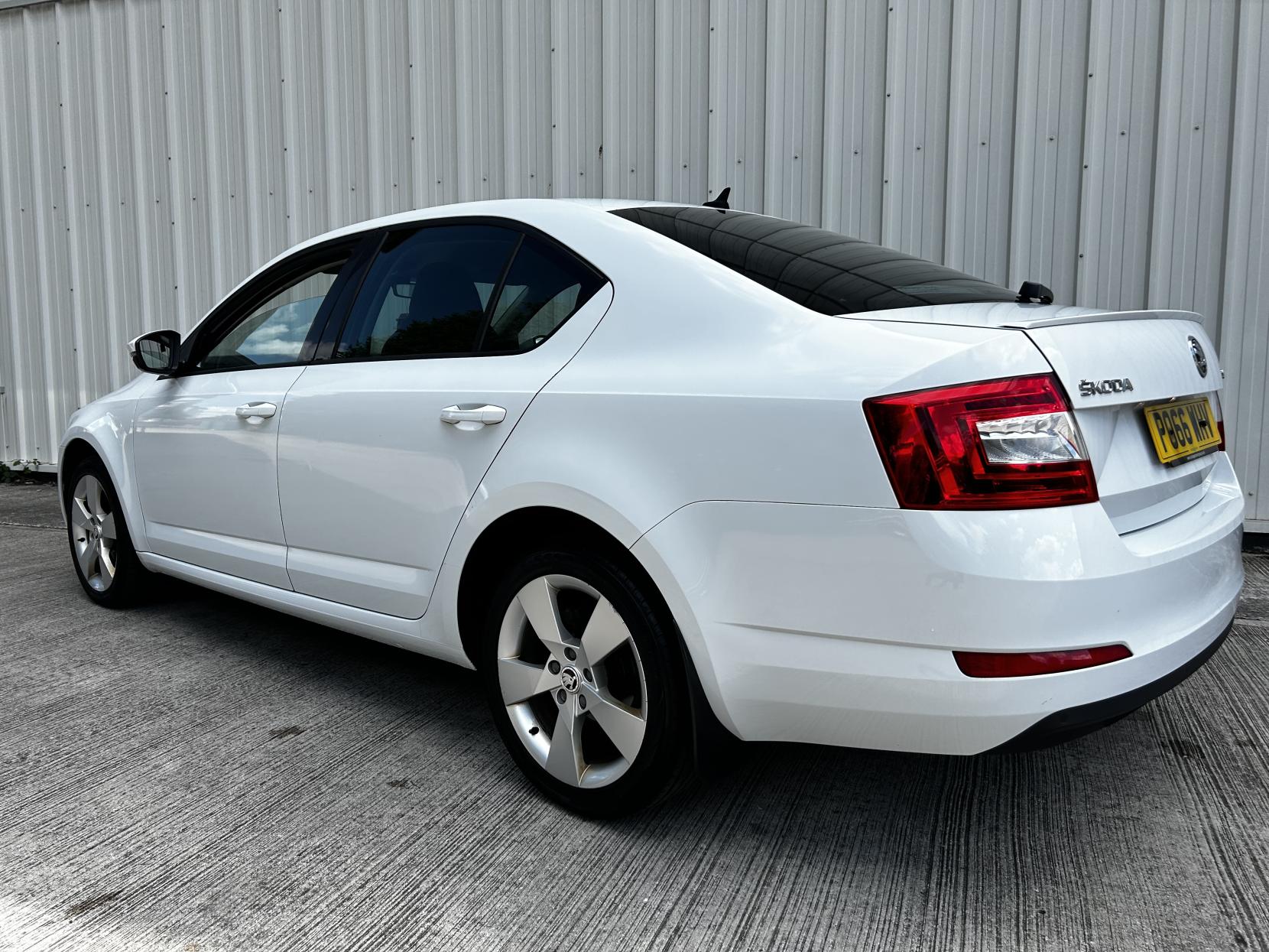 Skoda Octavia 1.6 TDI SE Sport Hatchback 5dr Diesel Manual Euro 6 (s/s) (110 ps)