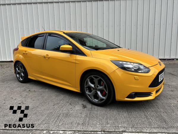 Ford Focus 2.0T EcoBoost ST-3 Hatchback 5dr Petrol Manual Euro 5 (s/s) (250 ps)