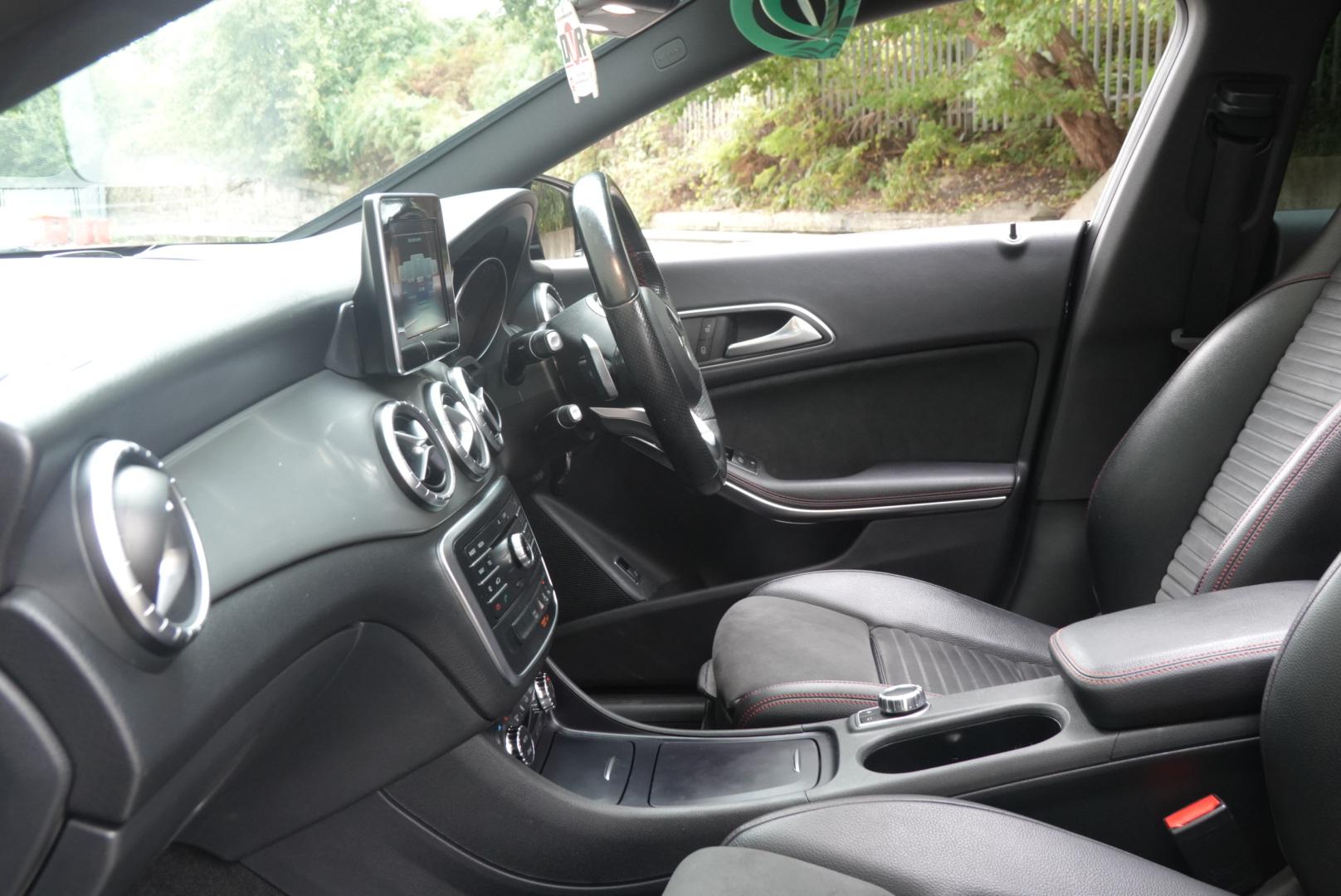 Mercedes-Benz CLA 2.1 CLA220d AMG Sport Shooting Brake 5dr Diesel 7G-DCT Euro 6 (s/s) (177 ps)
