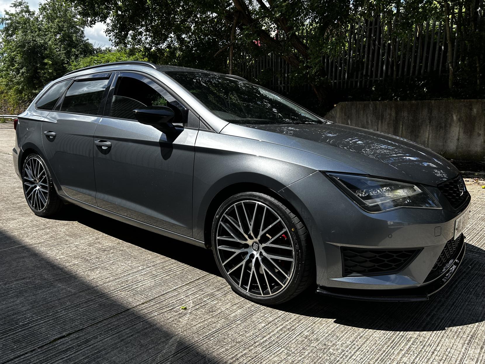SEAT Leon 2.0 TSI Cupra 290 Black Sport Tourer 5dr Petrol DSG Euro 6 (s/s) (290 ps)