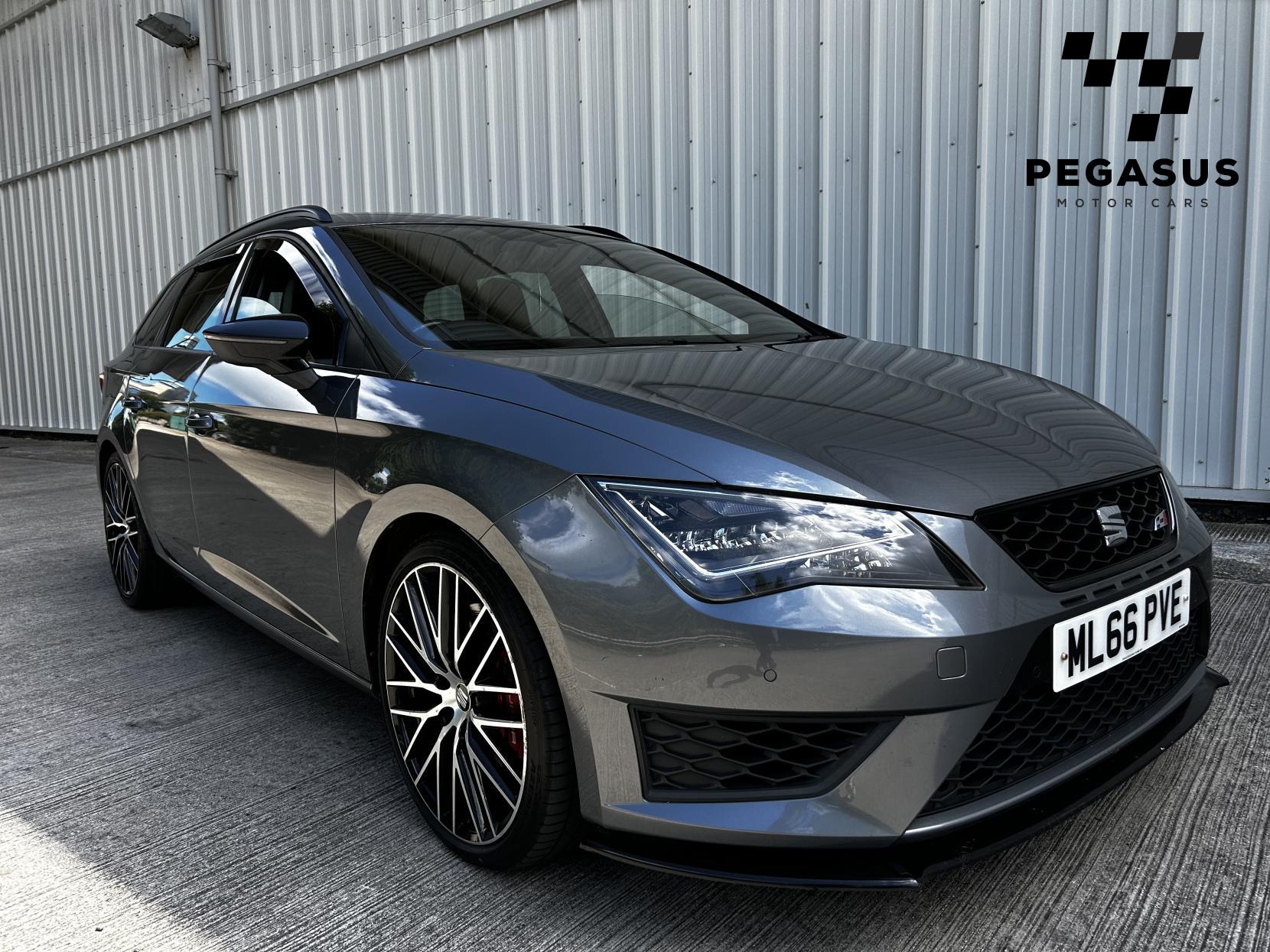 SEAT Leon 2.0 TSI Cupra 290 Black Sport Tourer 5dr Petrol DSG Euro 6 (s/s) (290 ps)