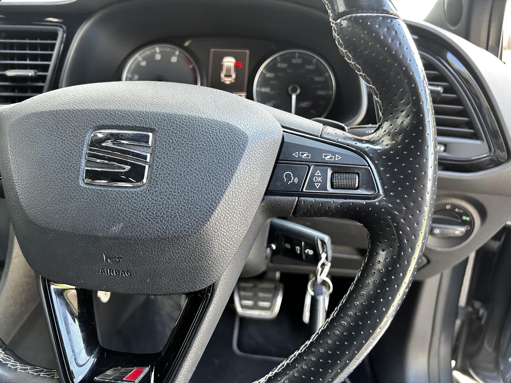 SEAT Leon 2.0 TSI Cupra 290 Black Sport Tourer 5dr Petrol DSG Euro 6 (s/s) (290 ps)