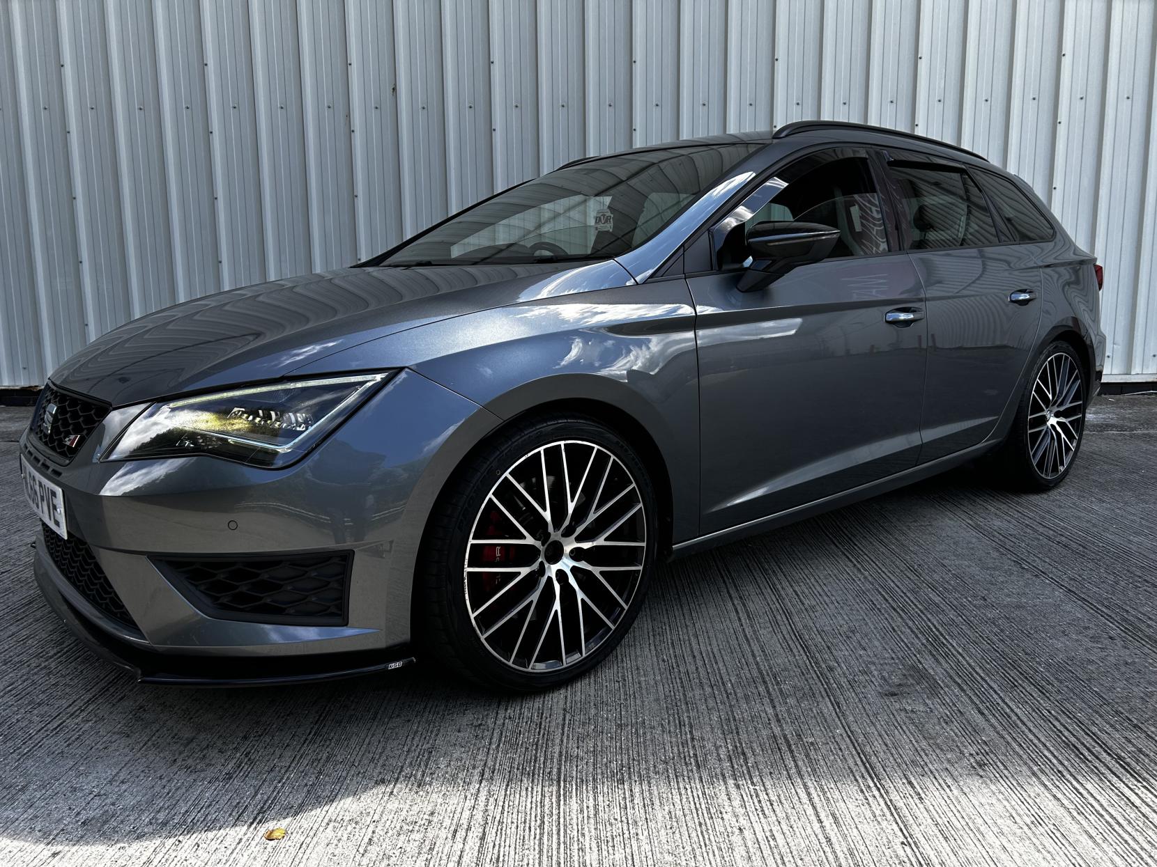 SEAT Leon 2.0 TSI Cupra 290 Black Sport Tourer 5dr Petrol DSG Euro 6 (s/s) (290 ps)