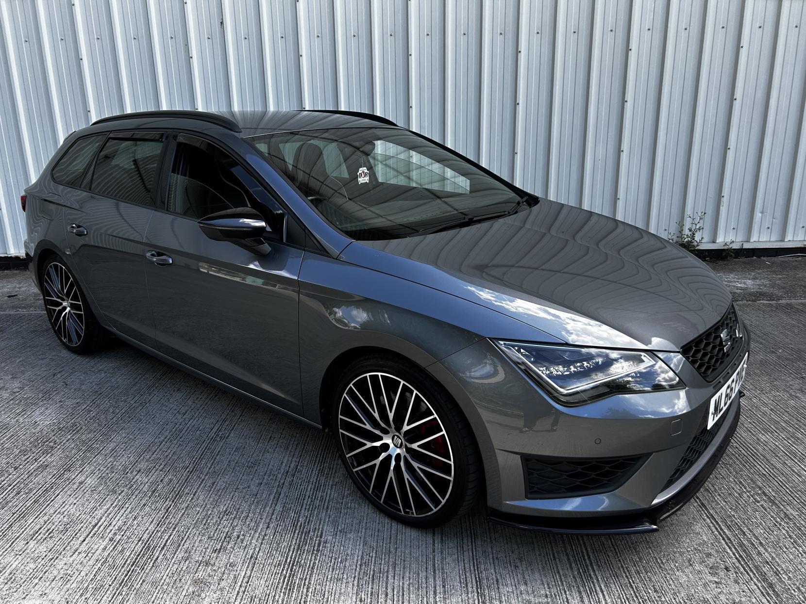 SEAT Leon 2.0 TSI Cupra 290 Black Sport Tourer 5dr Petrol DSG Euro 6 (s/s) (290 ps)