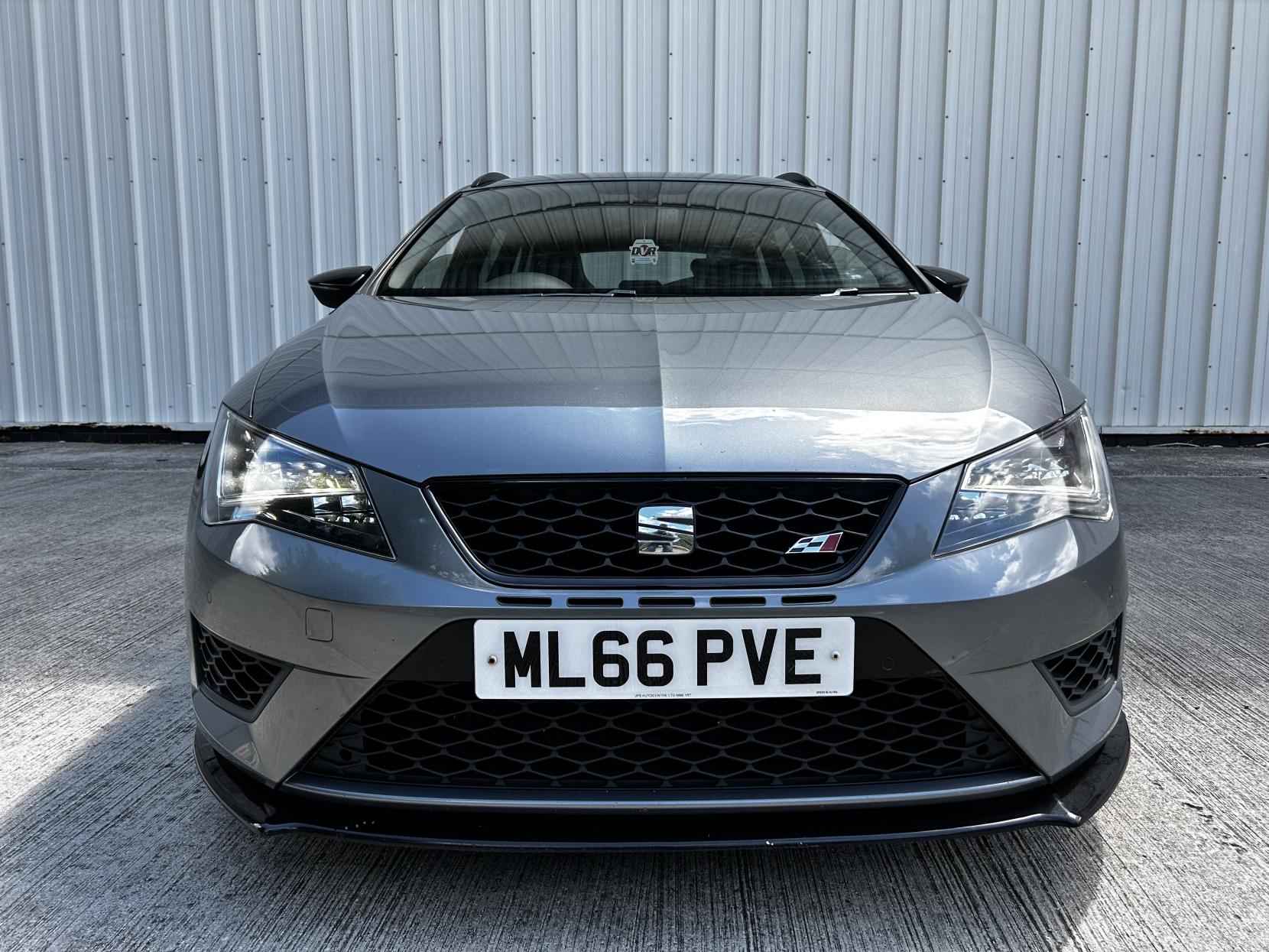 SEAT Leon 2.0 TSI Cupra 290 Black Sport Tourer 5dr Petrol DSG Euro 6 (s/s) (290 ps)