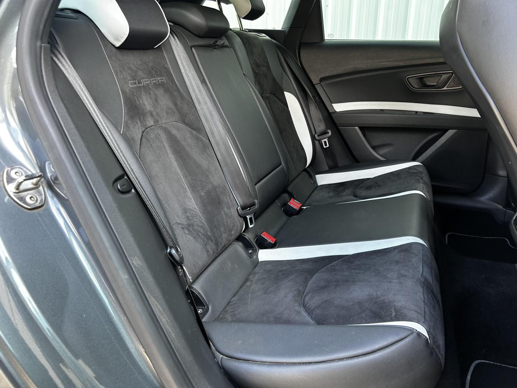 SEAT Leon 2.0 TSI Cupra 290 Black Sport Tourer 5dr Petrol DSG Euro 6 (s/s) (290 ps)