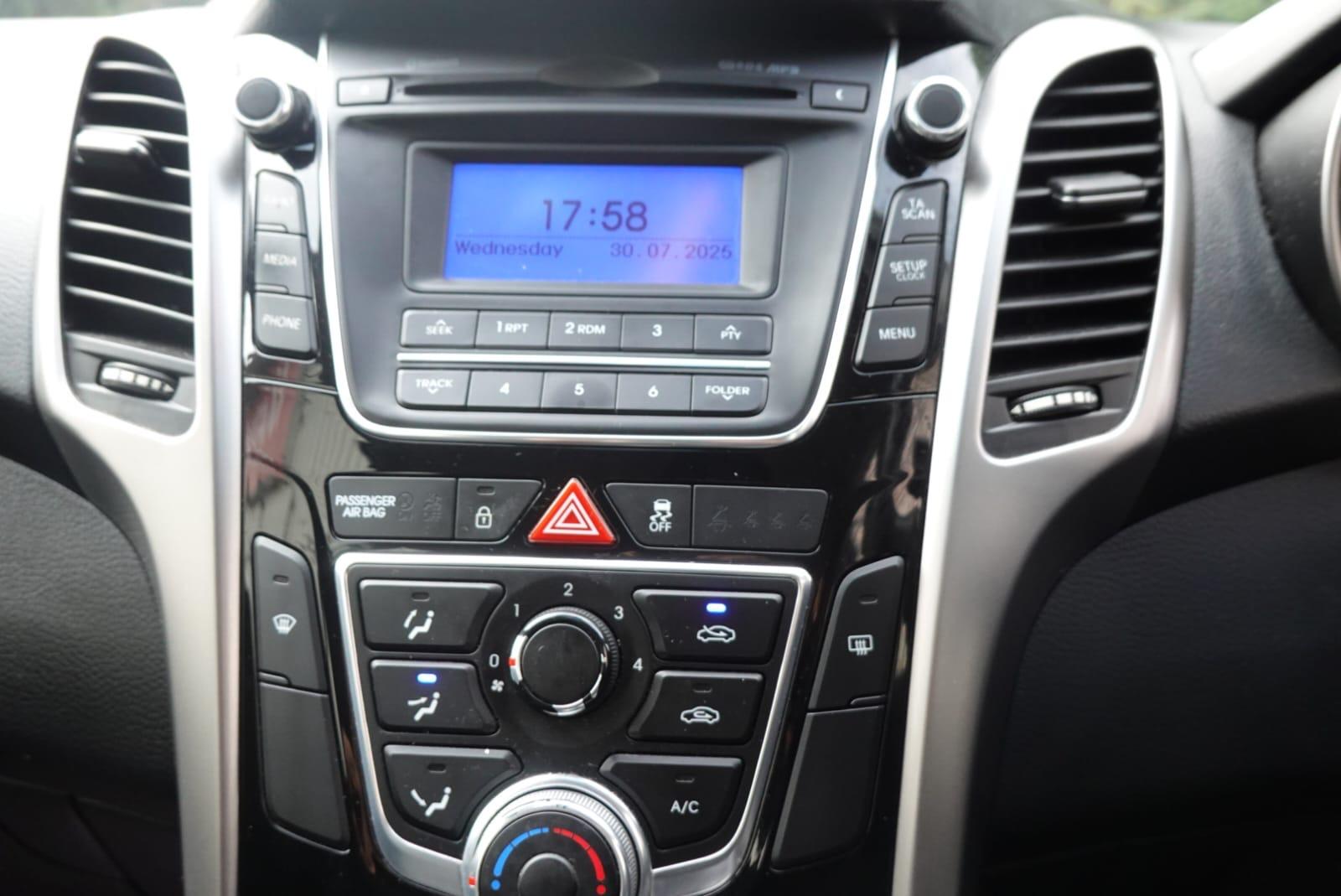 Hyundai i30 1.4 Active Hatchback 5dr Petrol Manual Euro 5 (100 ps)