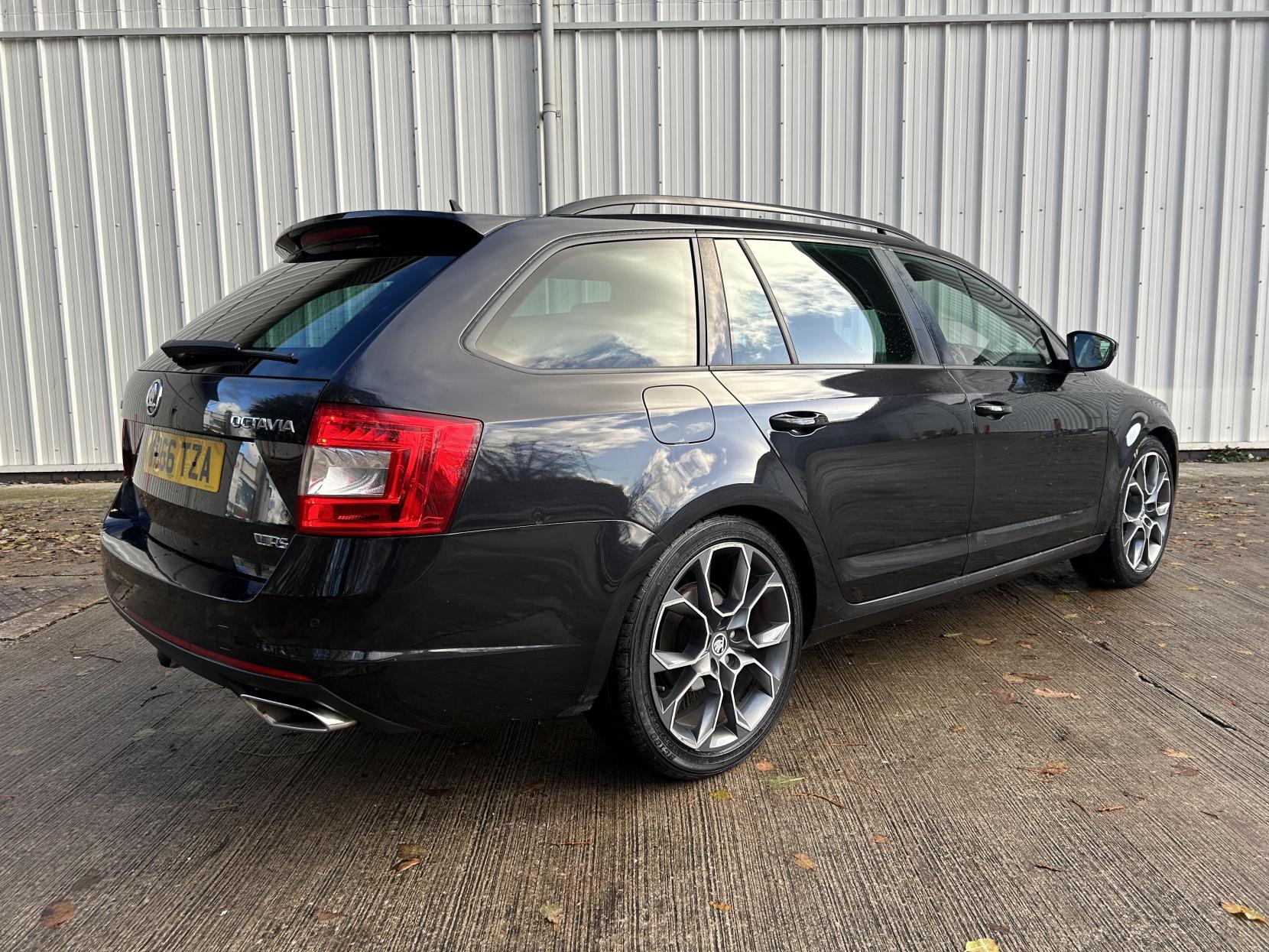 Skoda Octavia 2.0 TDI vRS Estate 5dr Diesel Manual Euro 6 (s/s) (SNav) (184 ps)