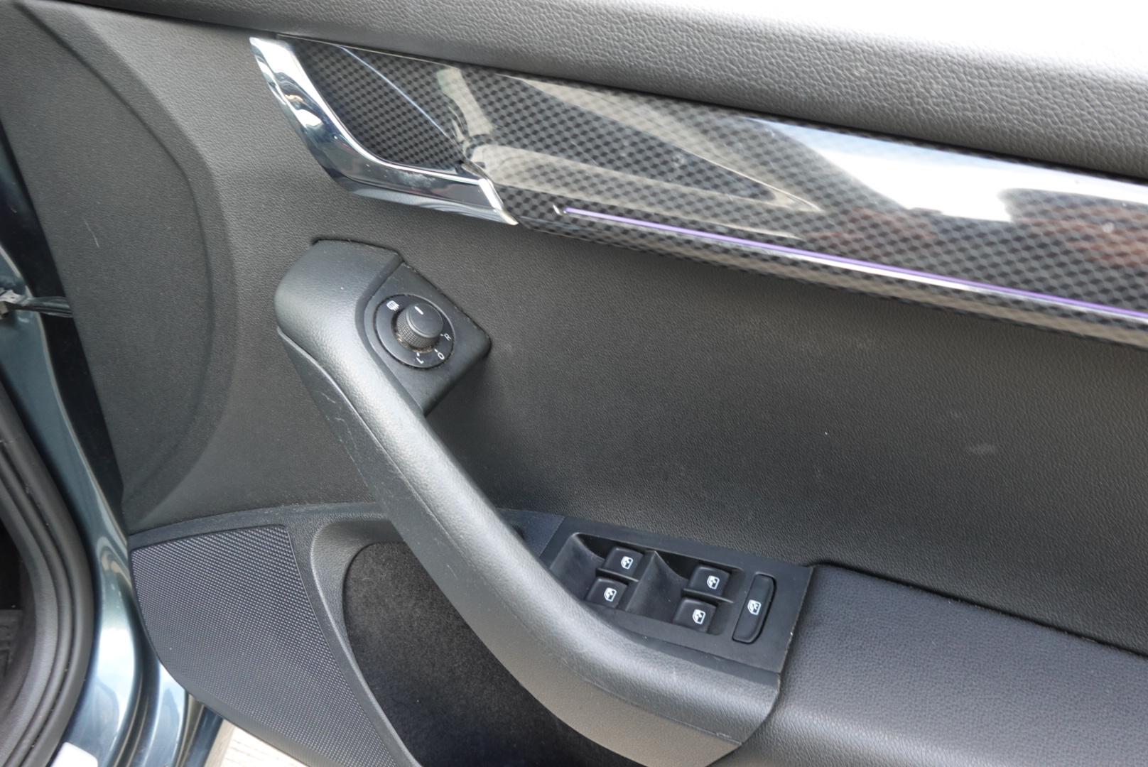 Skoda Octavia 2.0 TDI vRS Hatchback 5dr Diesel Manual Euro 6 (s/s) (184 ps)