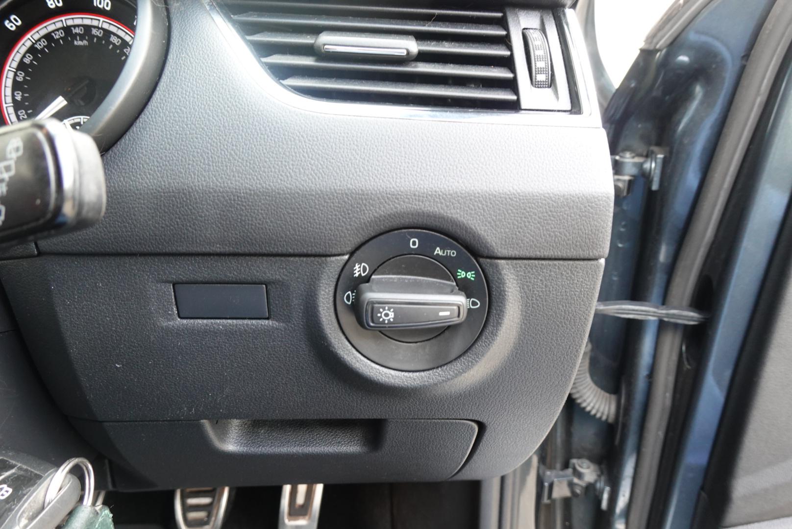 Skoda Octavia 2.0 TDI vRS Hatchback 5dr Diesel Manual Euro 6 (s/s) (184 ps)