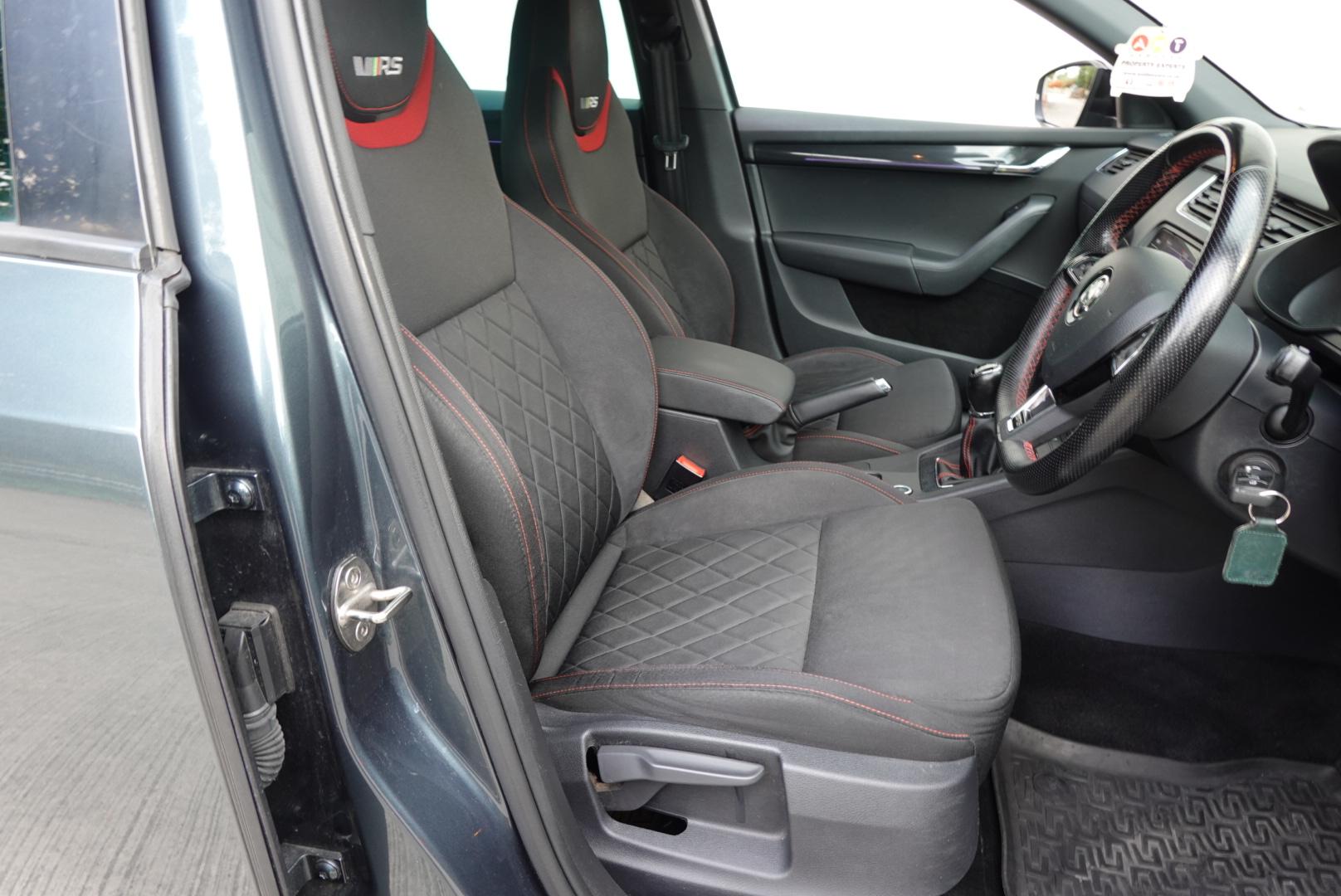 Skoda Octavia 2.0 TDI vRS Hatchback 5dr Diesel Manual Euro 6 (s/s) (184 ps)