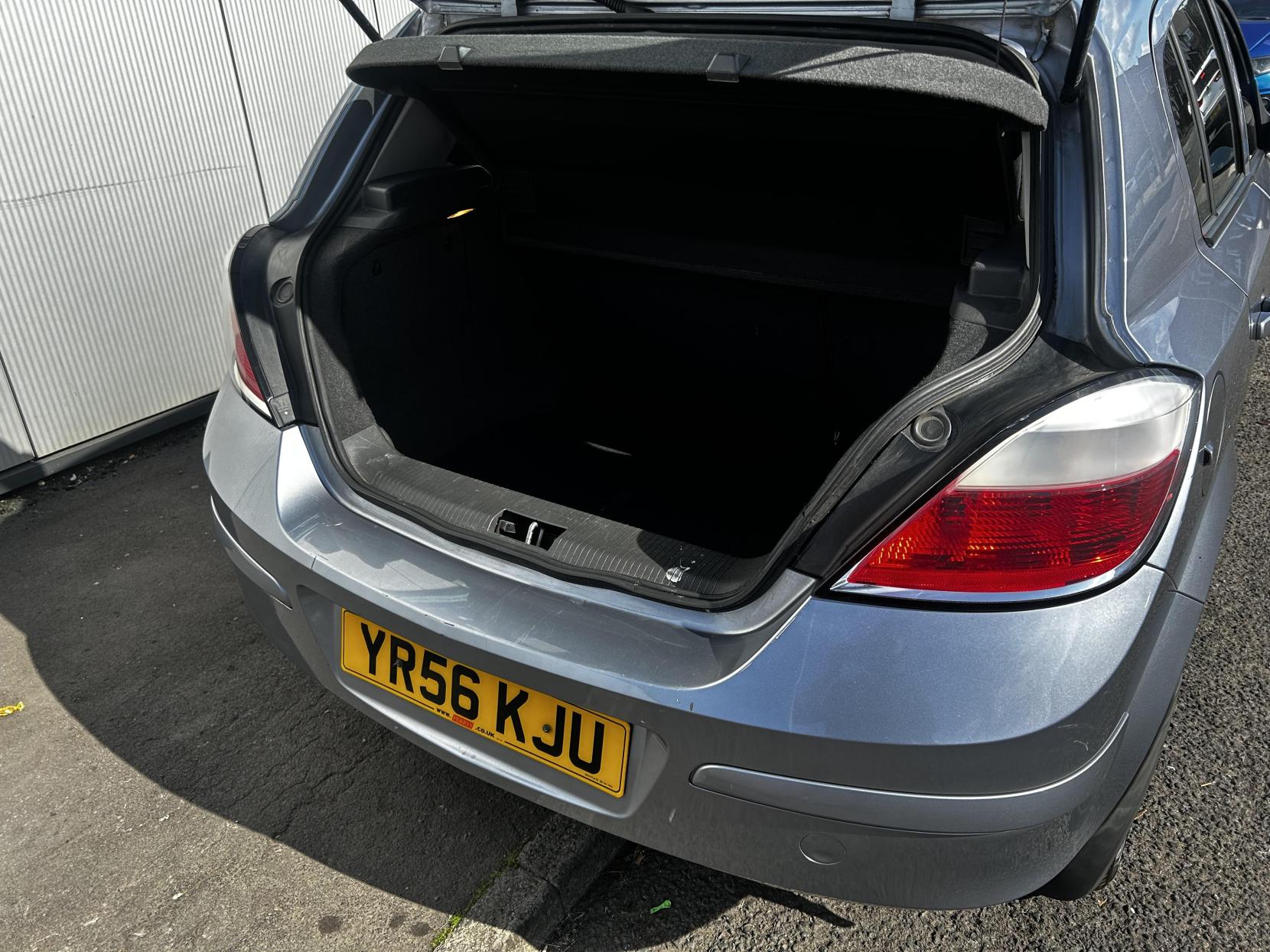 Vauxhall Astra 1.6i 16v Active Hatchback 5dr Petrol Manual (158 g/km, 103 bhp)