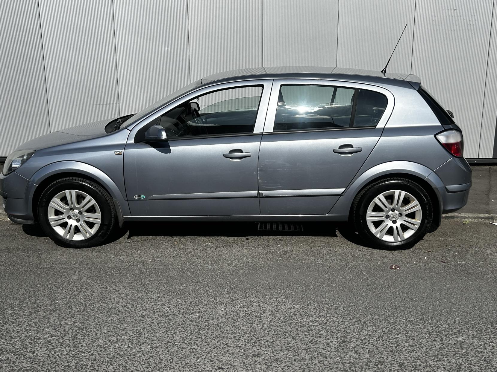 Vauxhall Astra 1.6i 16v Active Hatchback 5dr Petrol Manual (158 g/km, 103 bhp)
