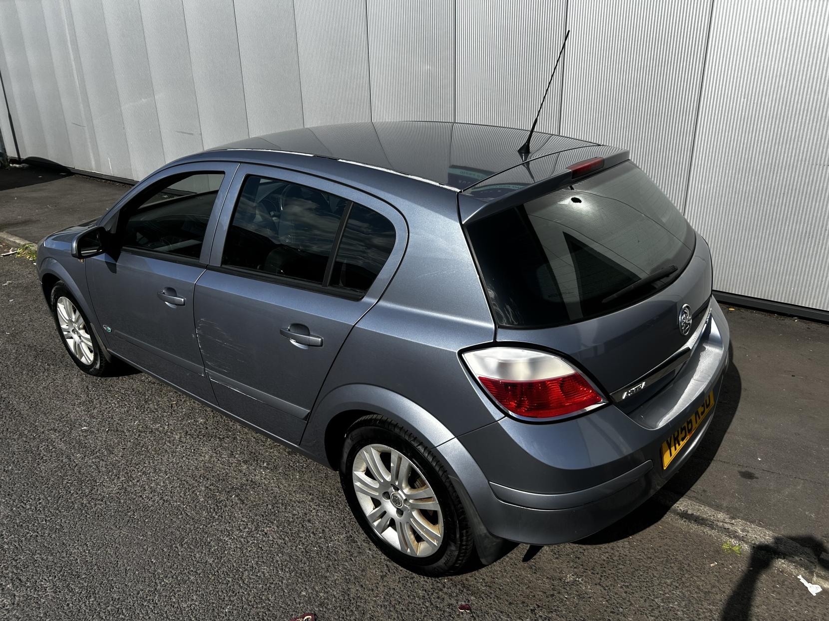 Vauxhall Astra 1.6i 16v Active Hatchback 5dr Petrol Manual (158 g/km, 103 bhp)
