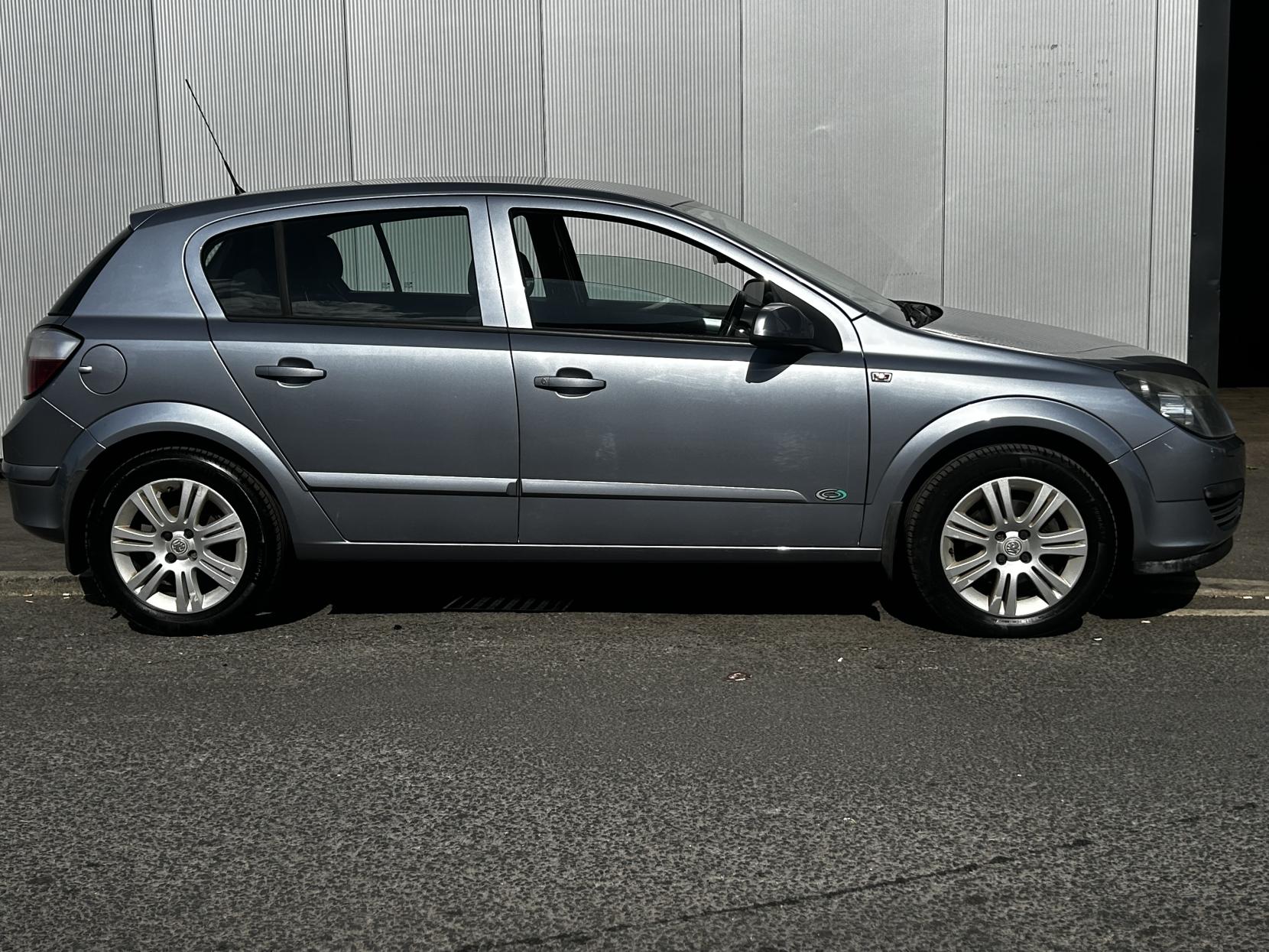 Vauxhall Astra 1.6i 16v Active Hatchback 5dr Petrol Manual (158 g/km, 103 bhp)