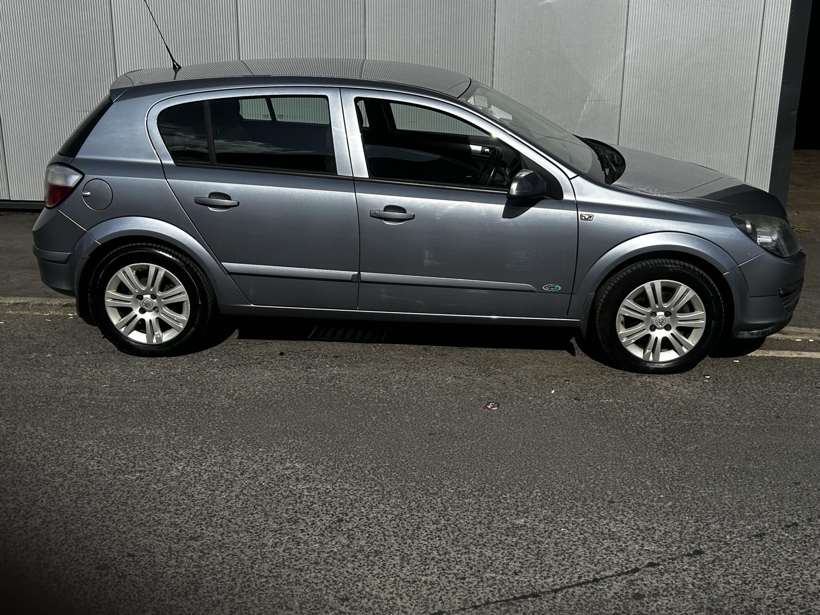 Vauxhall Astra 1.6i 16v Active Hatchback 5dr Petrol Manual (158 g/km, 103 bhp)