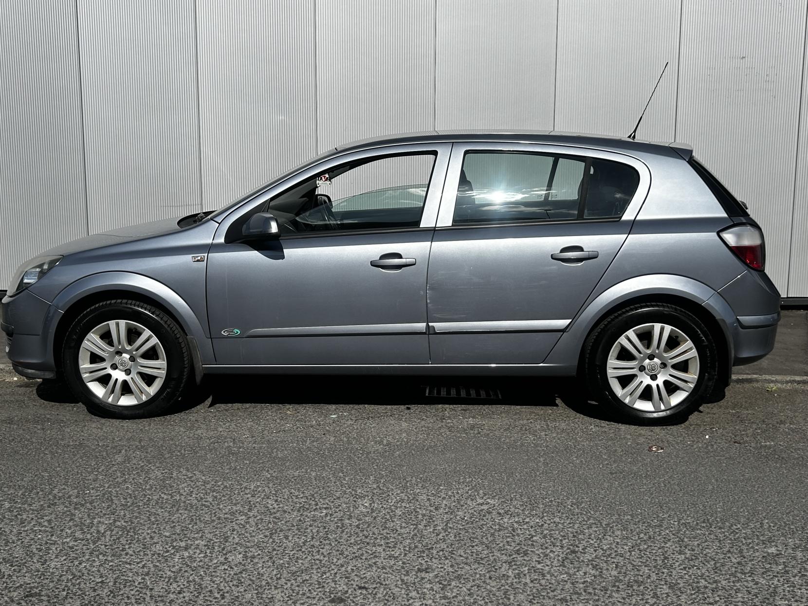 Vauxhall Astra 1.6i 16v Active Hatchback 5dr Petrol Manual (158 g/km, 103 bhp)