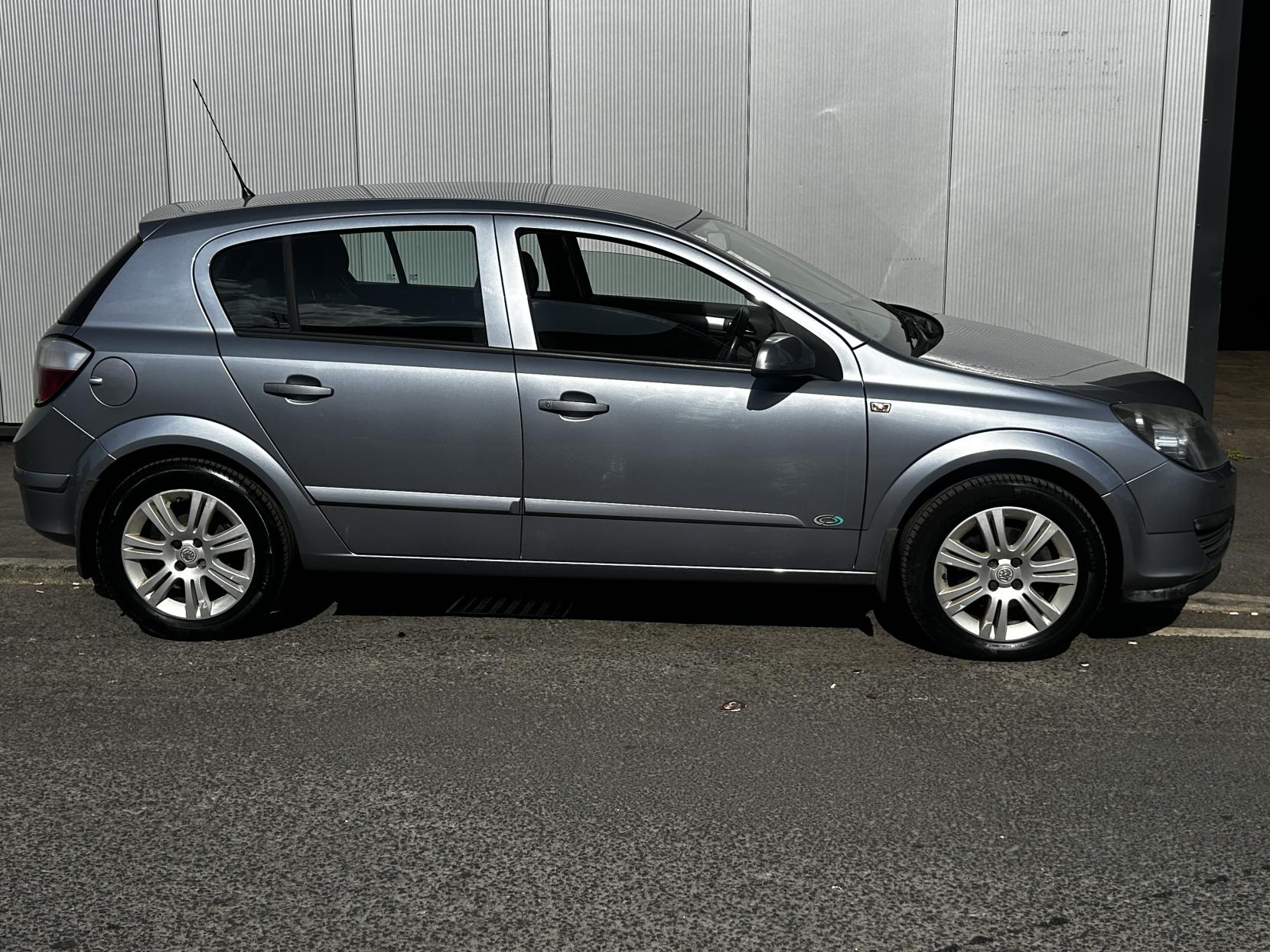 Vauxhall Astra 1.6i 16v Active Hatchback 5dr Petrol Manual (158 g/km, 103 bhp)