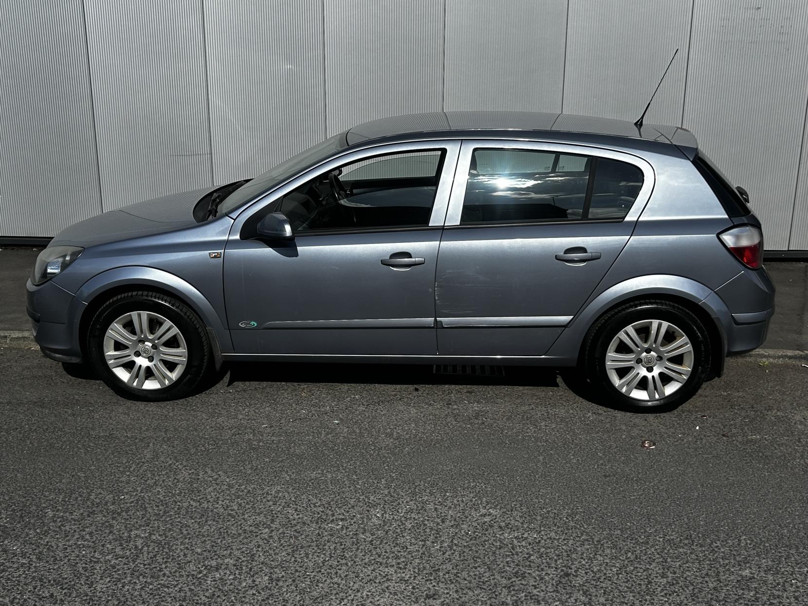 Vauxhall Astra 1.6i 16v Active Hatchback 5dr Petrol Manual (158 g/km, 103 bhp)