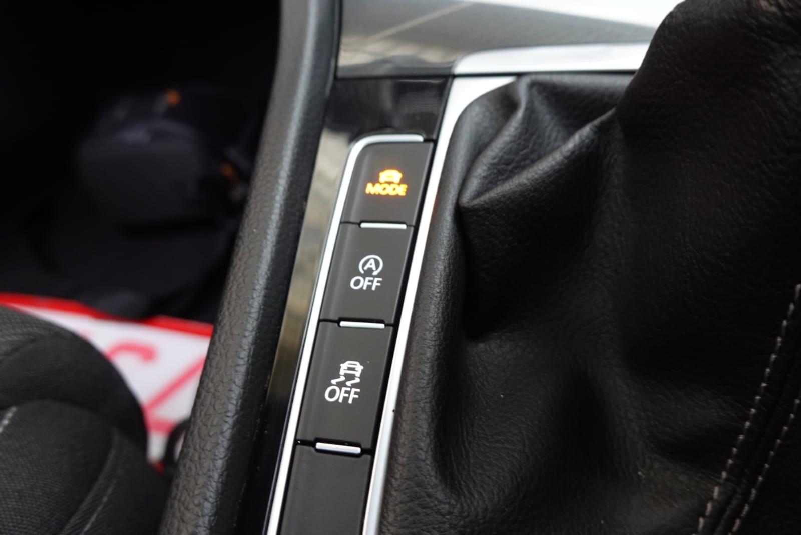 Volkswagen Golf 2.0 TSI BlueMotion Tech R Hatchback 5dr Petrol Manual 4Motion Euro 6 (s/s) (310 ps)