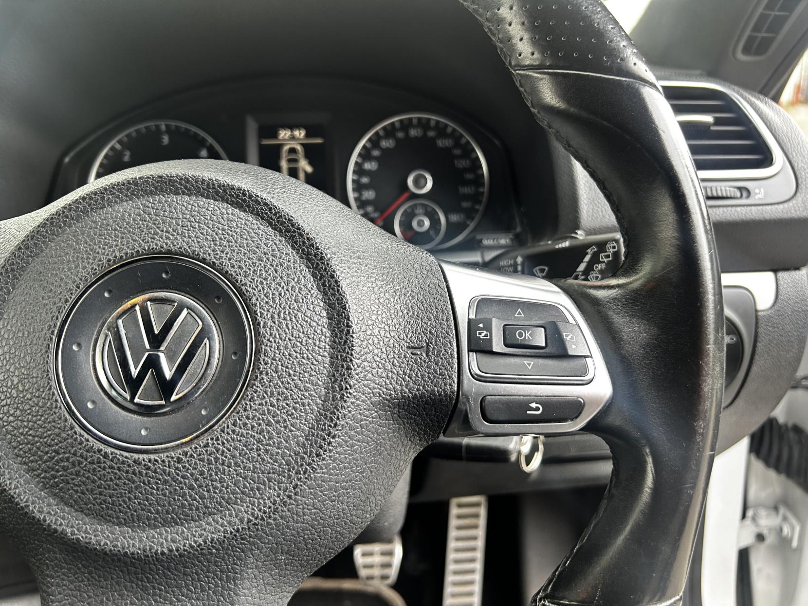 Volkswagen Scirocco 2.0 TDI BlueMotion Tech R-Line Hatchback 3dr Diesel Manual Euro 5 (s/s) (Leather, Nav) (140 ps)