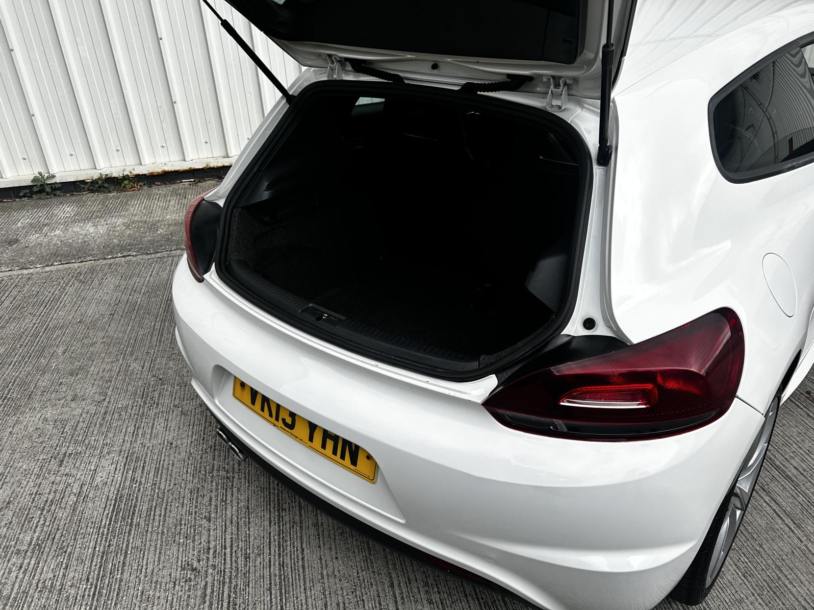 Volkswagen Scirocco 2.0 TDI BlueMotion Tech R-Line Hatchback 3dr Diesel Manual Euro 5 (s/s) (Leather, Nav) (140 ps)