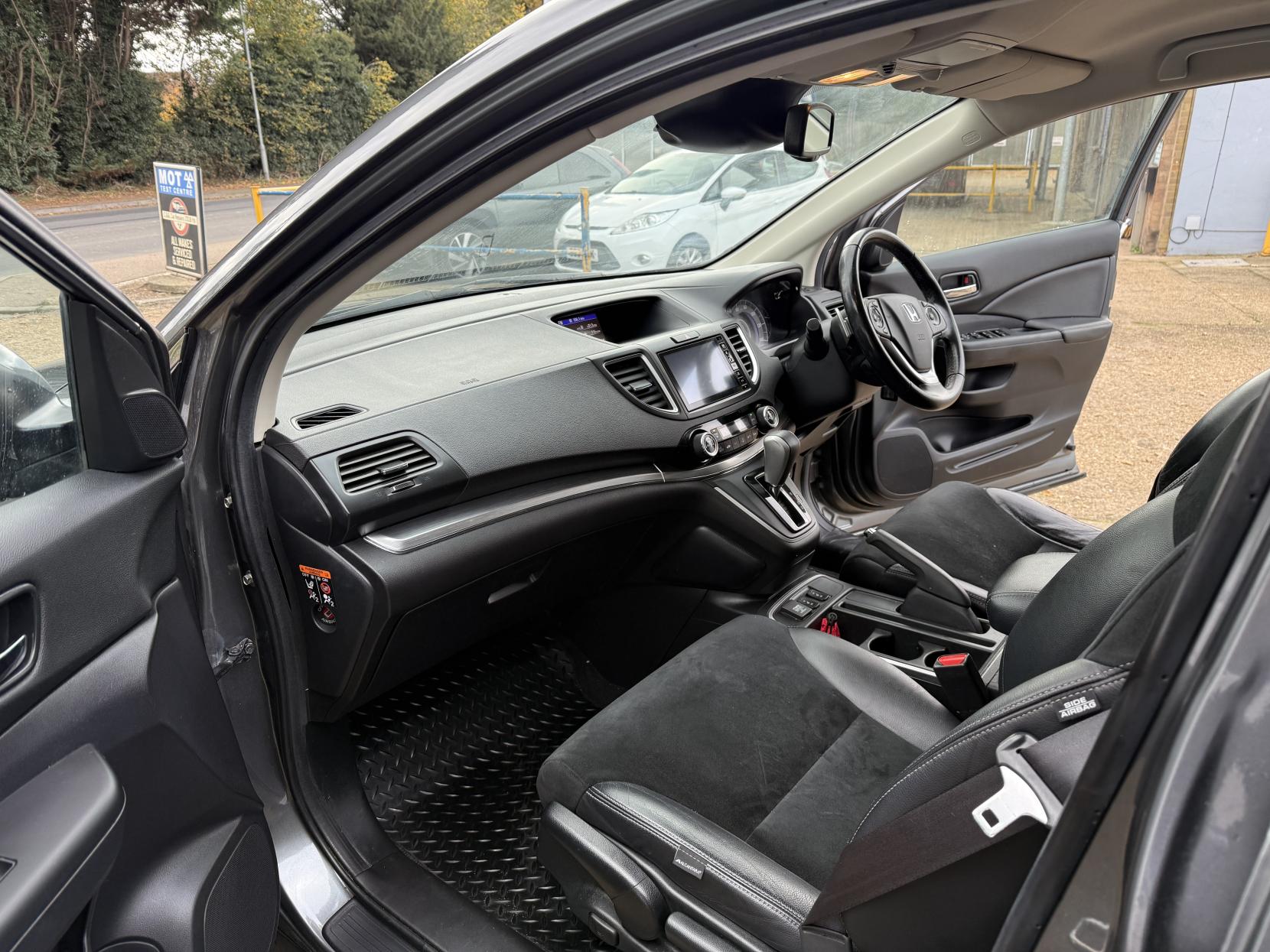 Honda CR-V 2.0 i-VTEC SR SUV 5dr Petrol Auto 4WD Euro 6 (155 ps)