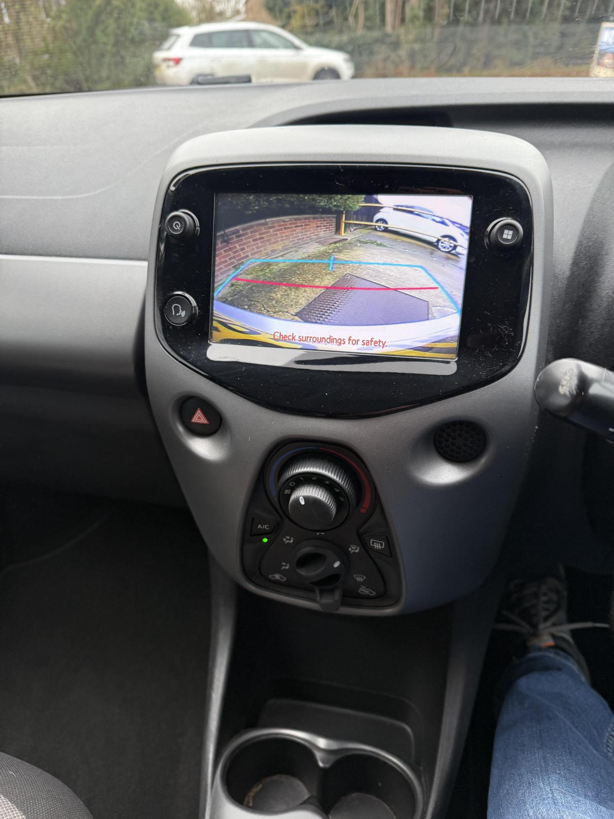 Toyota AYGO 1.0 VVT-i x-play Hatchback 5dr Petrol Manual Euro 6 (71 ps)