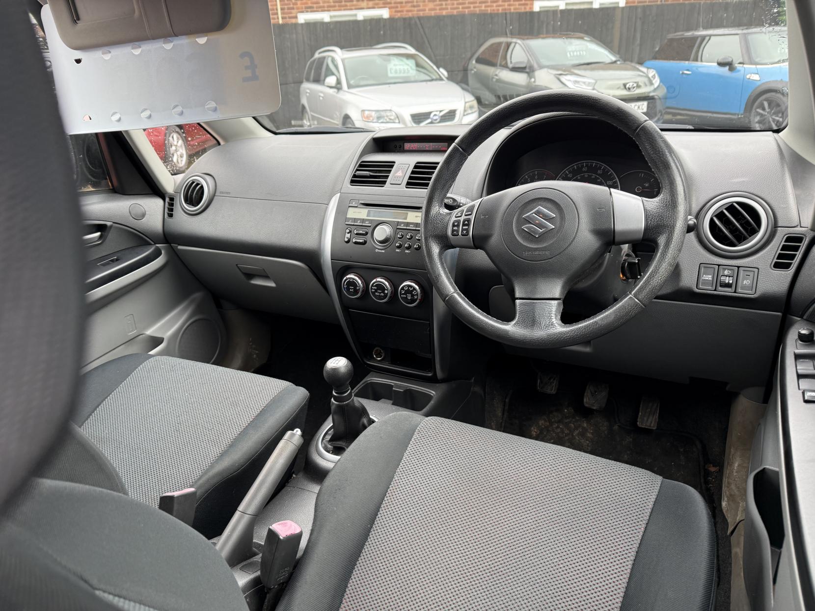 Suzuki SX4 1.6 16V GLX SUV 5dr Petrol Manual Euro 4 (106 ps)