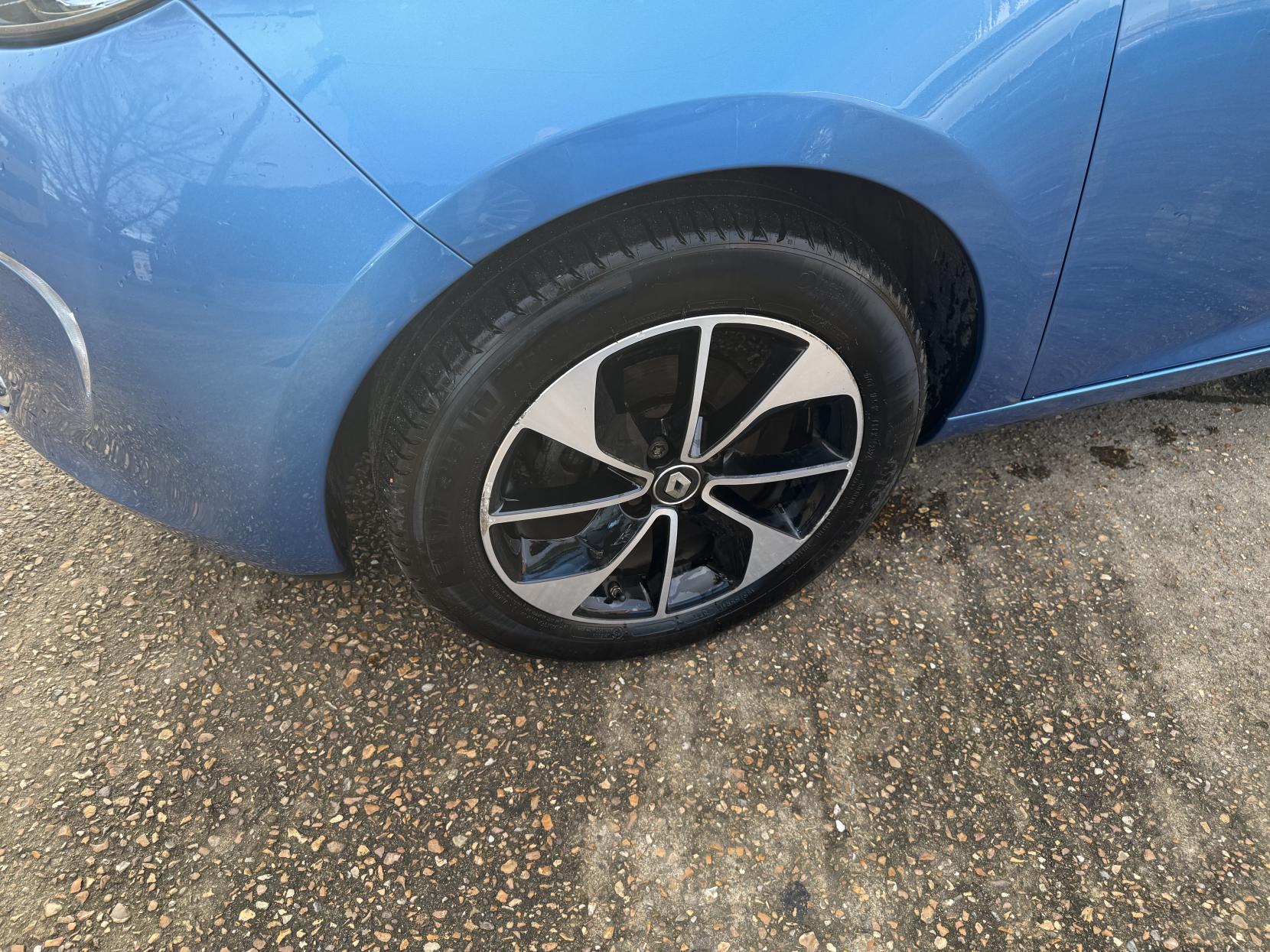 Renault Zoe R90 41kWh Dynamique Nav Hatchback 5dr Electric Auto (i) (92 bhp)