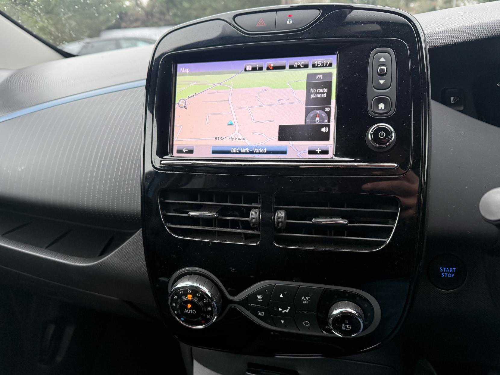 Renault Zoe R90 41kWh Dynamique Nav Hatchback 5dr Electric Auto (i) (92 bhp)