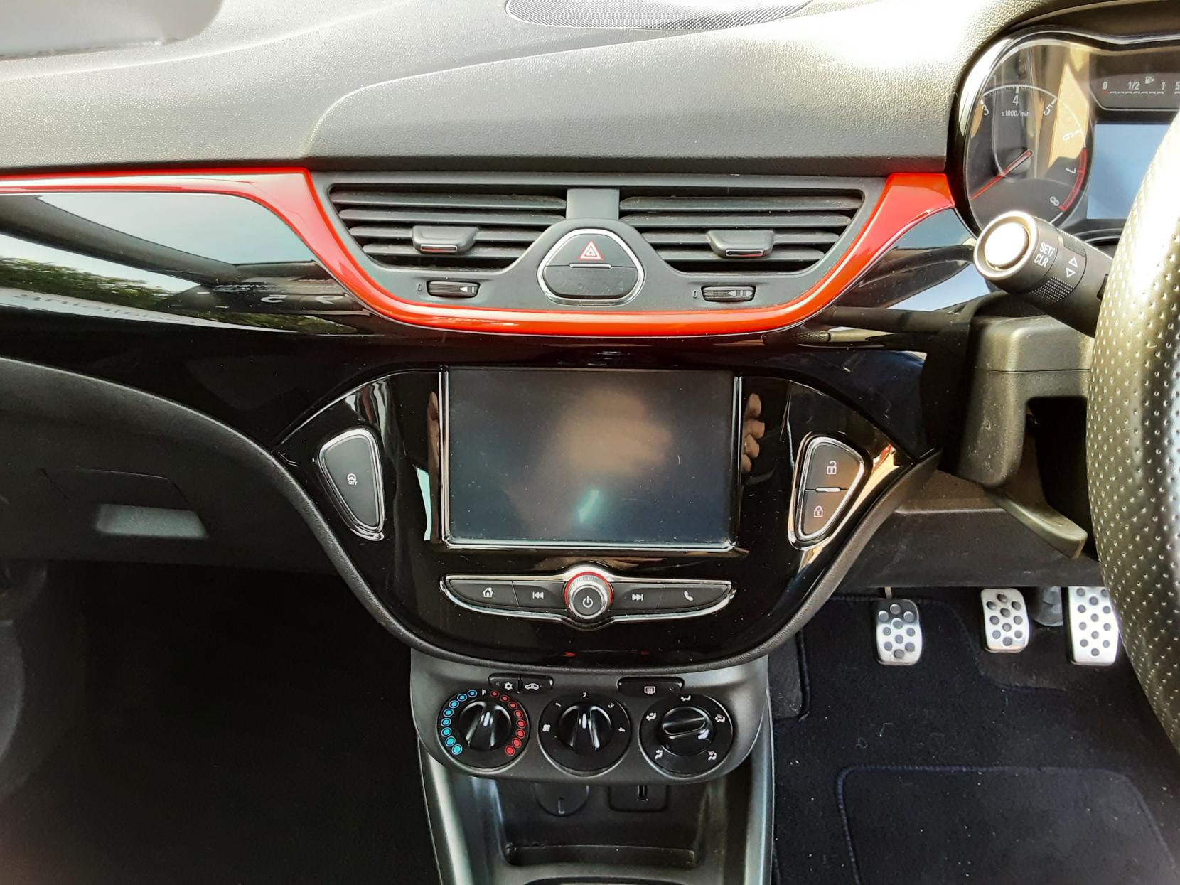 2016 Vauxhall Corsa thumbnail 11