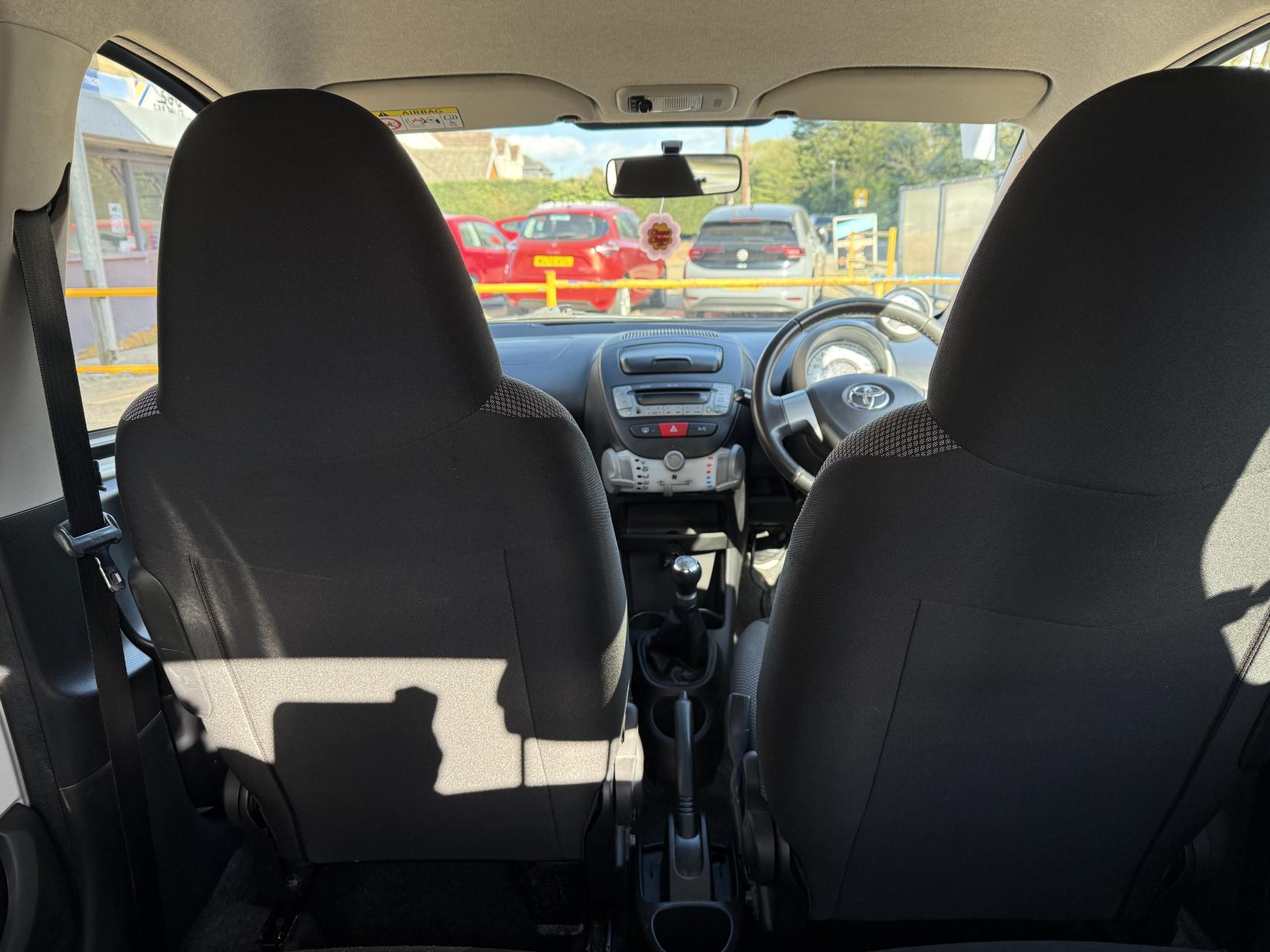 Toyota AYGO 1.0 VVT-i Move Hatchback 5dr Petrol Manual Euro 5 (68 ps)