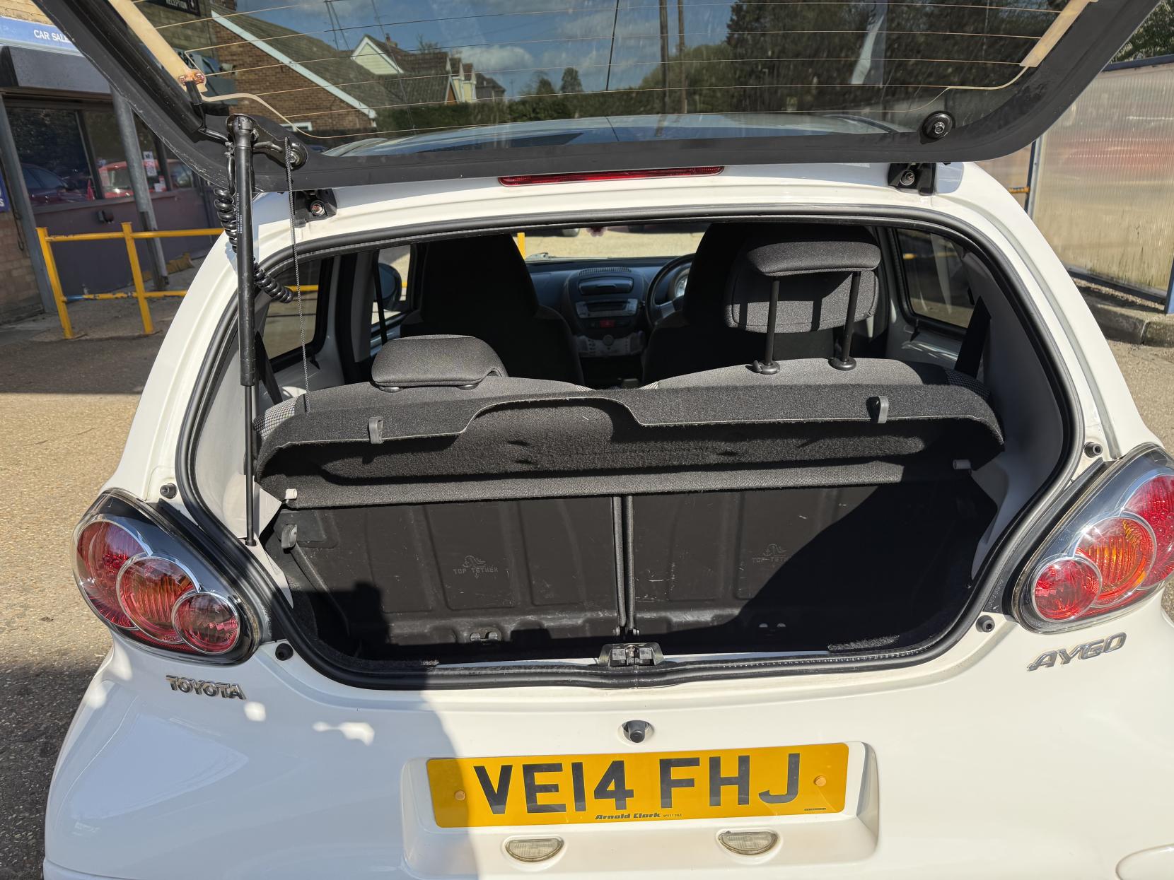 Toyota AYGO 1.0 VVT-i Move Hatchback 5dr Petrol Manual Euro 5 (68 ps)