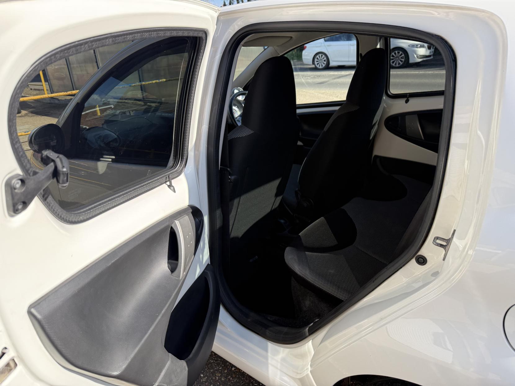 Toyota AYGO 1.0 VVT-i Move Hatchback 5dr Petrol Manual Euro 5 (68 ps)